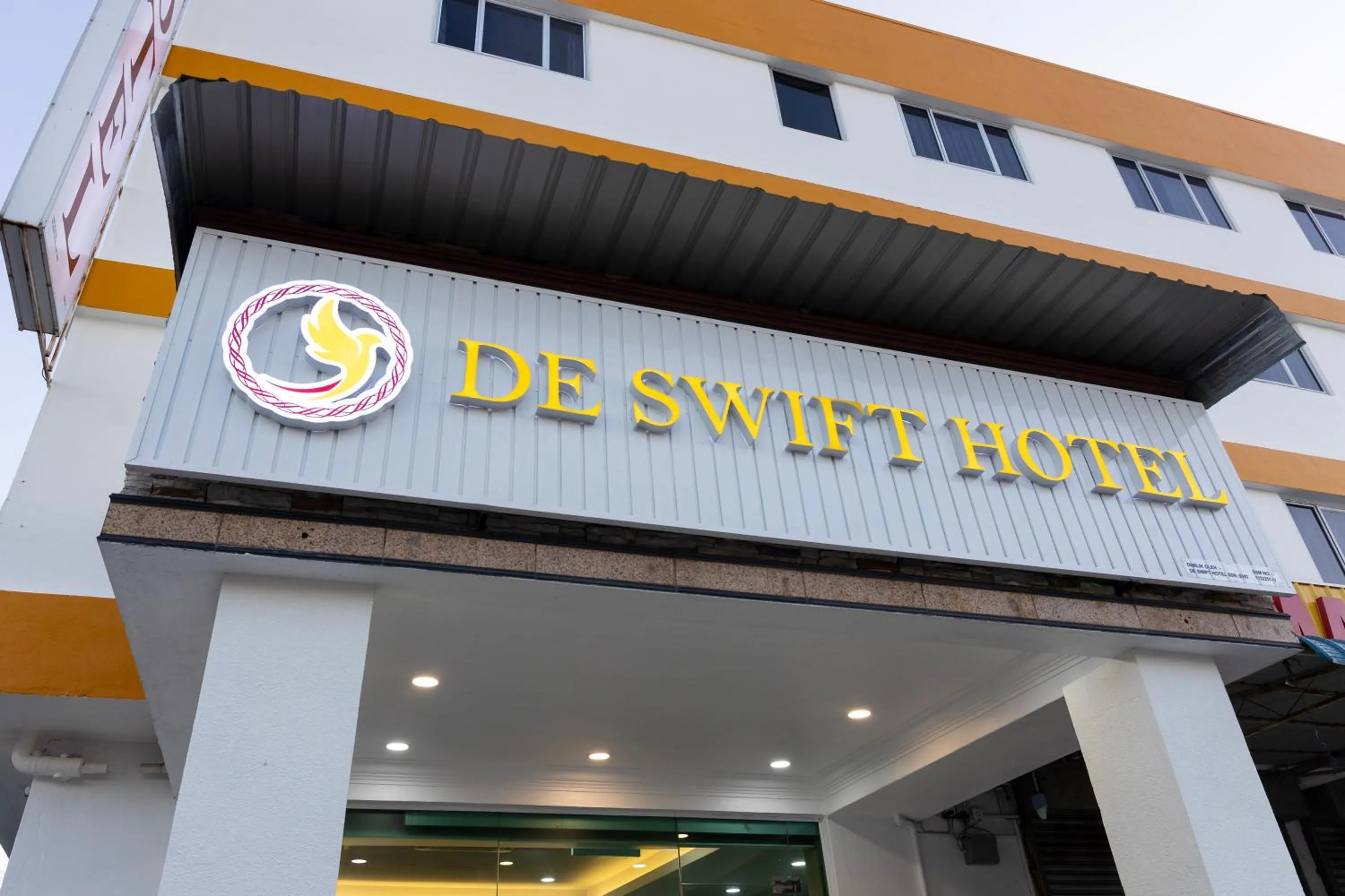 Property logo or sign in De Swift Hotel