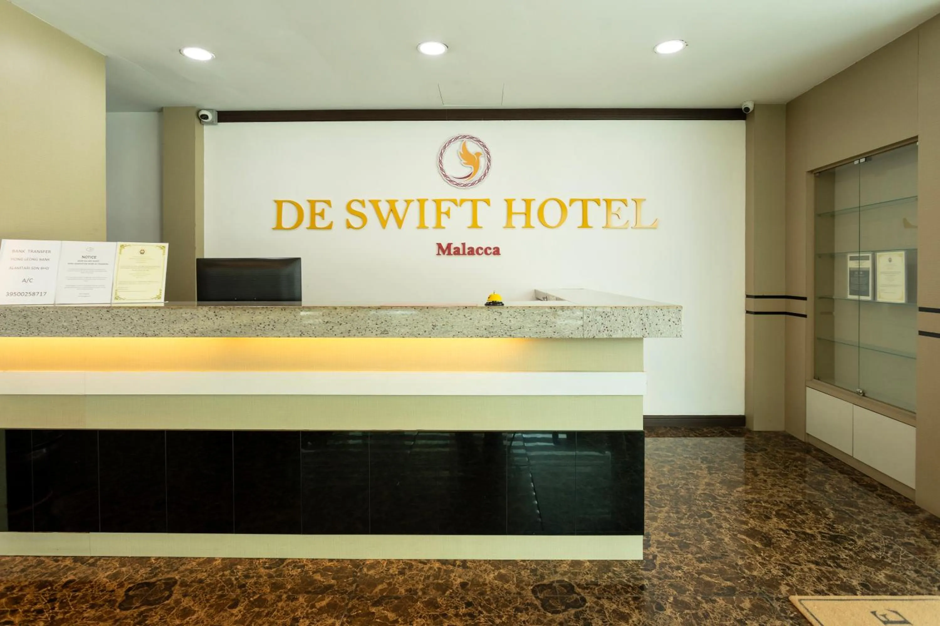 Property logo or sign in De Swift Hotel