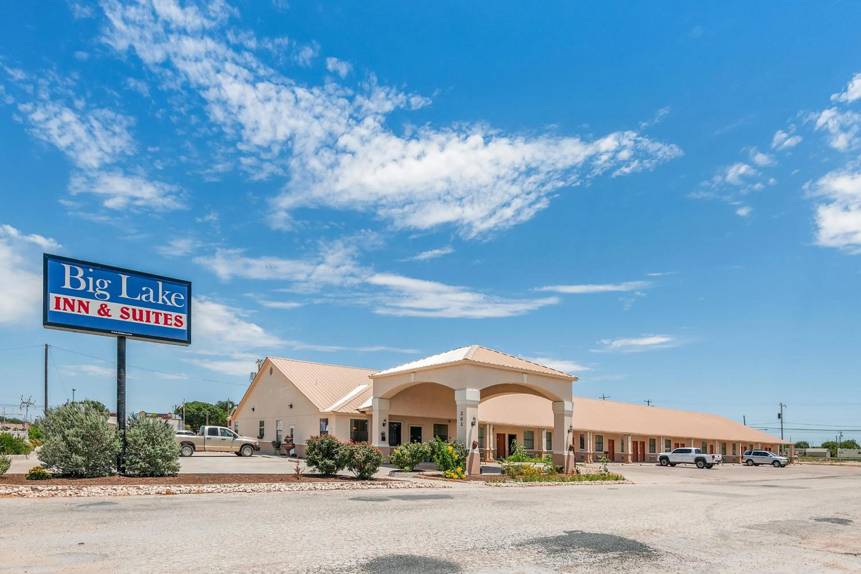 Property building in Big Lake Inn and Suites