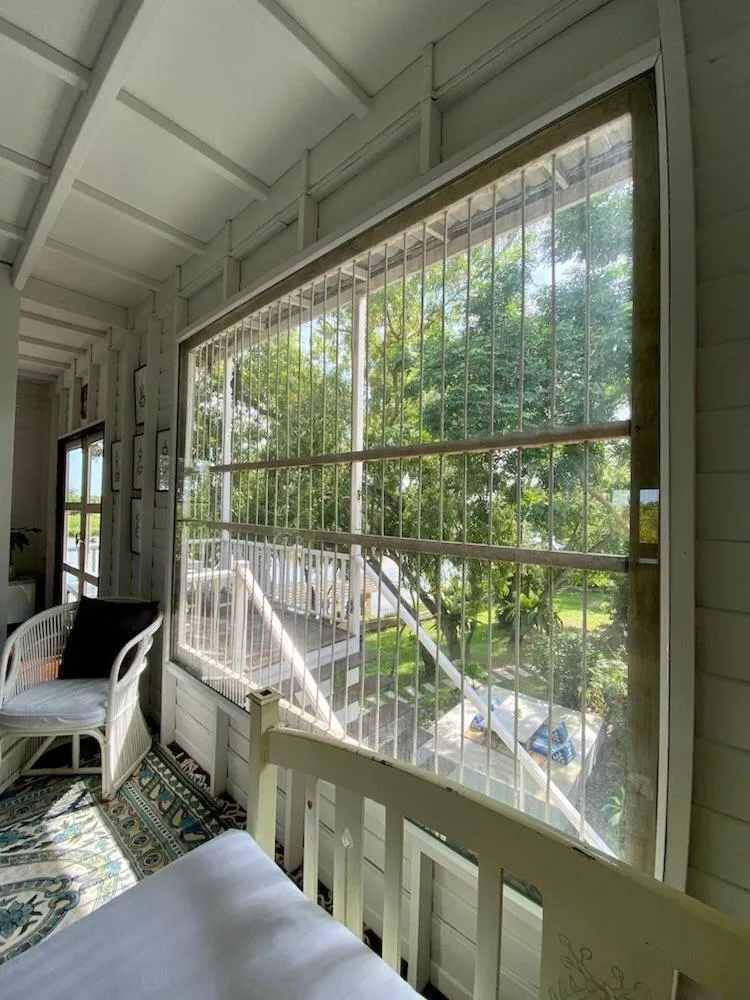 Bed in Arthit -Tara Lodge