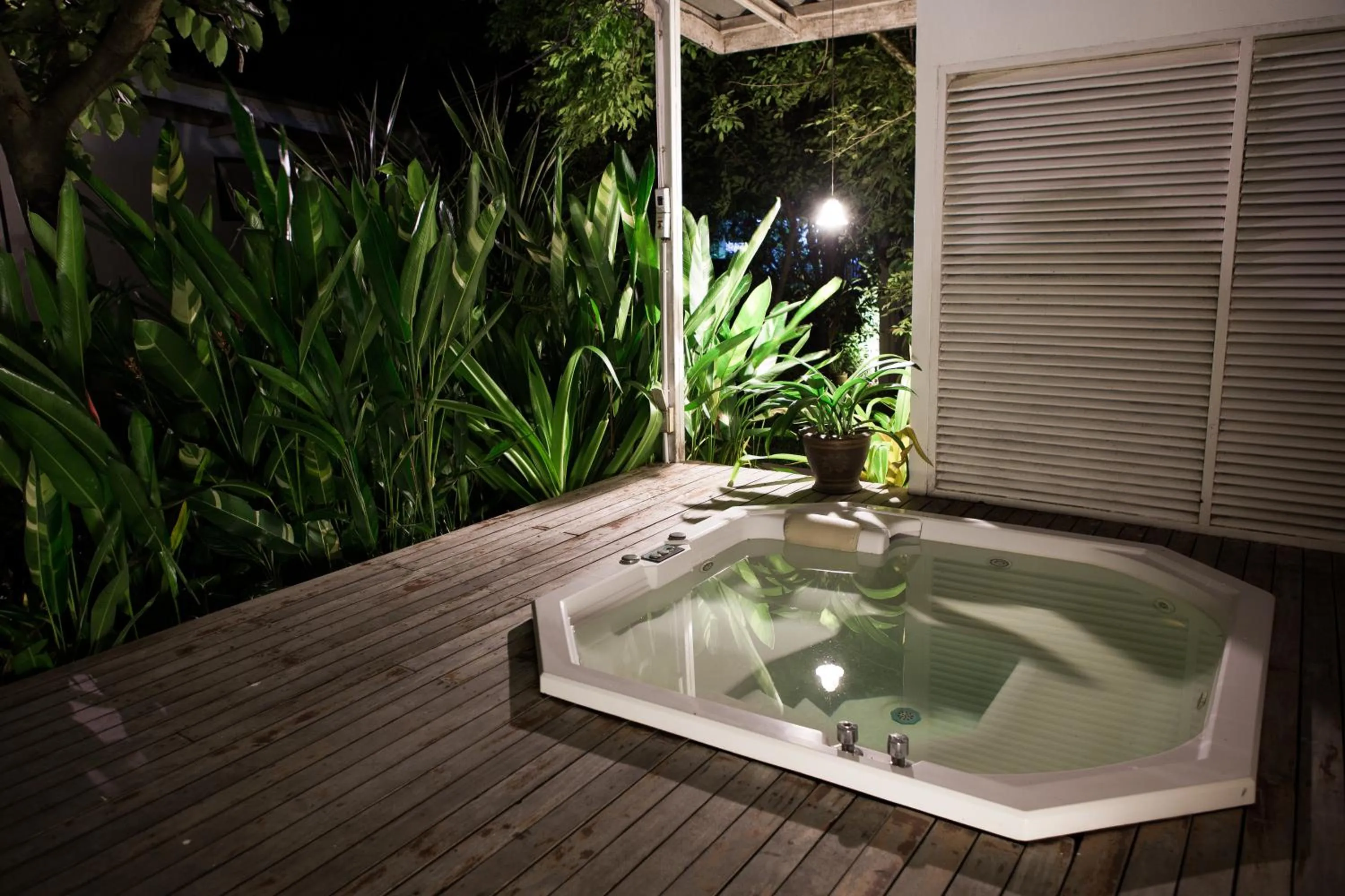 Garden in Arthit -Tara Lodge