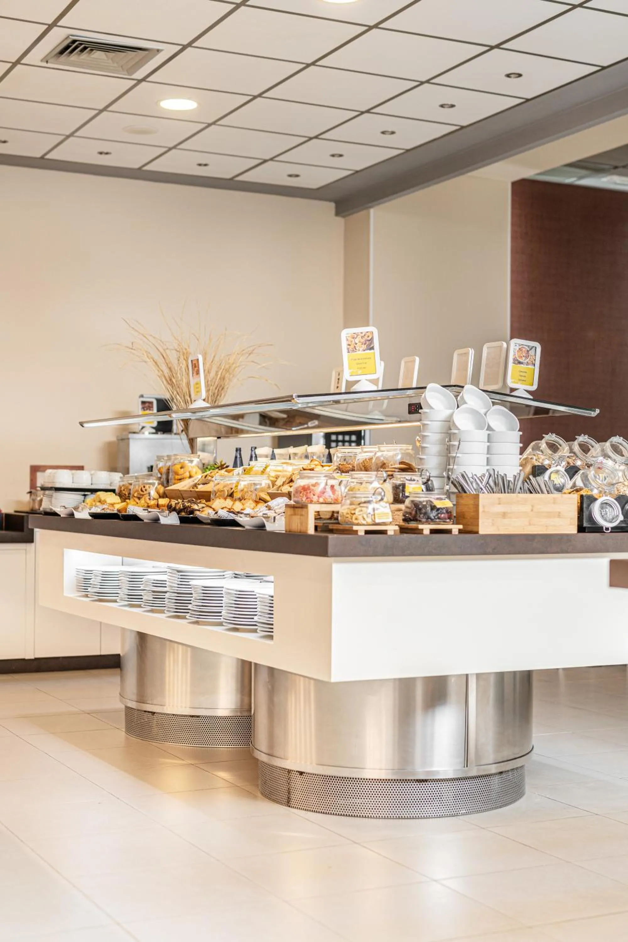 Restaurant/places to eat in RH Don Carlos & Spa