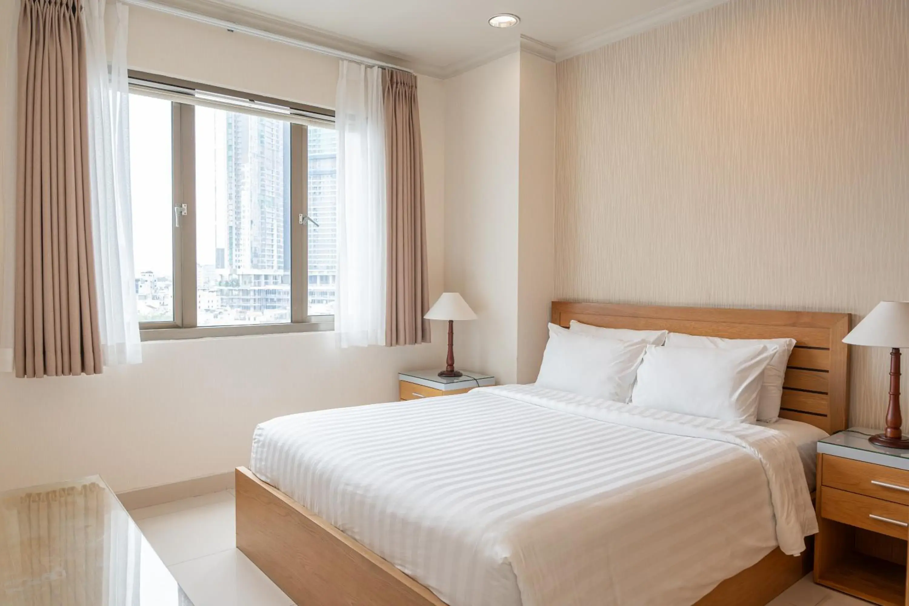 Premium One-Bedroom Apartment in Mayfair Suites Premium One-Bedroom Apartment in Mayfair Suites