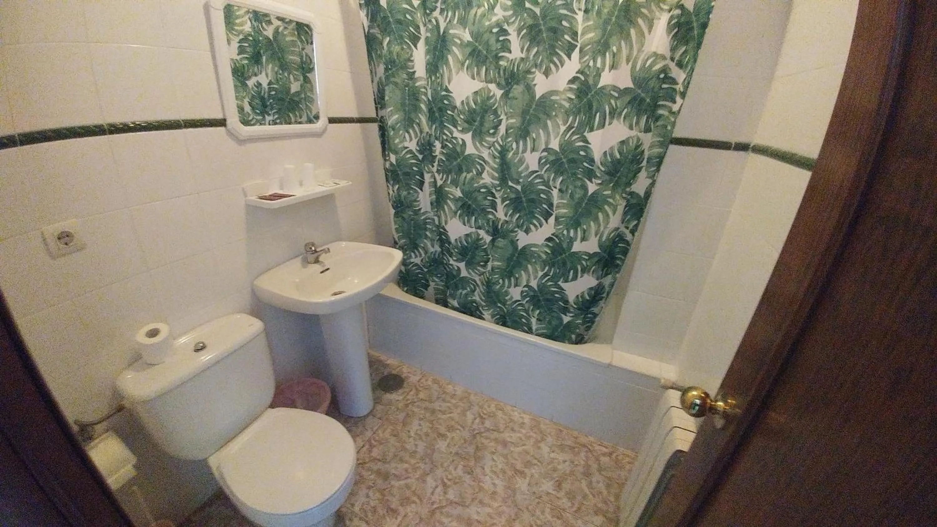 Toilet in Hotel Doña Carmen