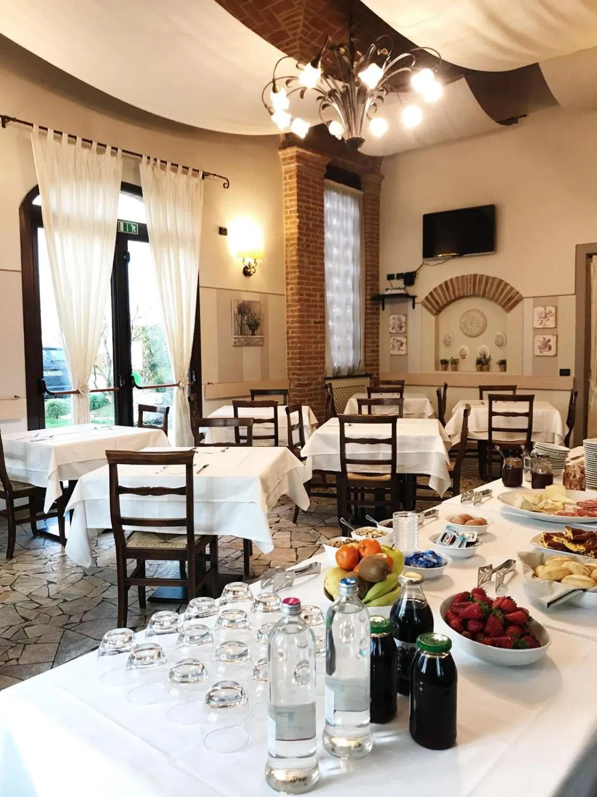 Italian breakfast in Hotel del Rio Srl - RISTORANTE e Azienda agricola