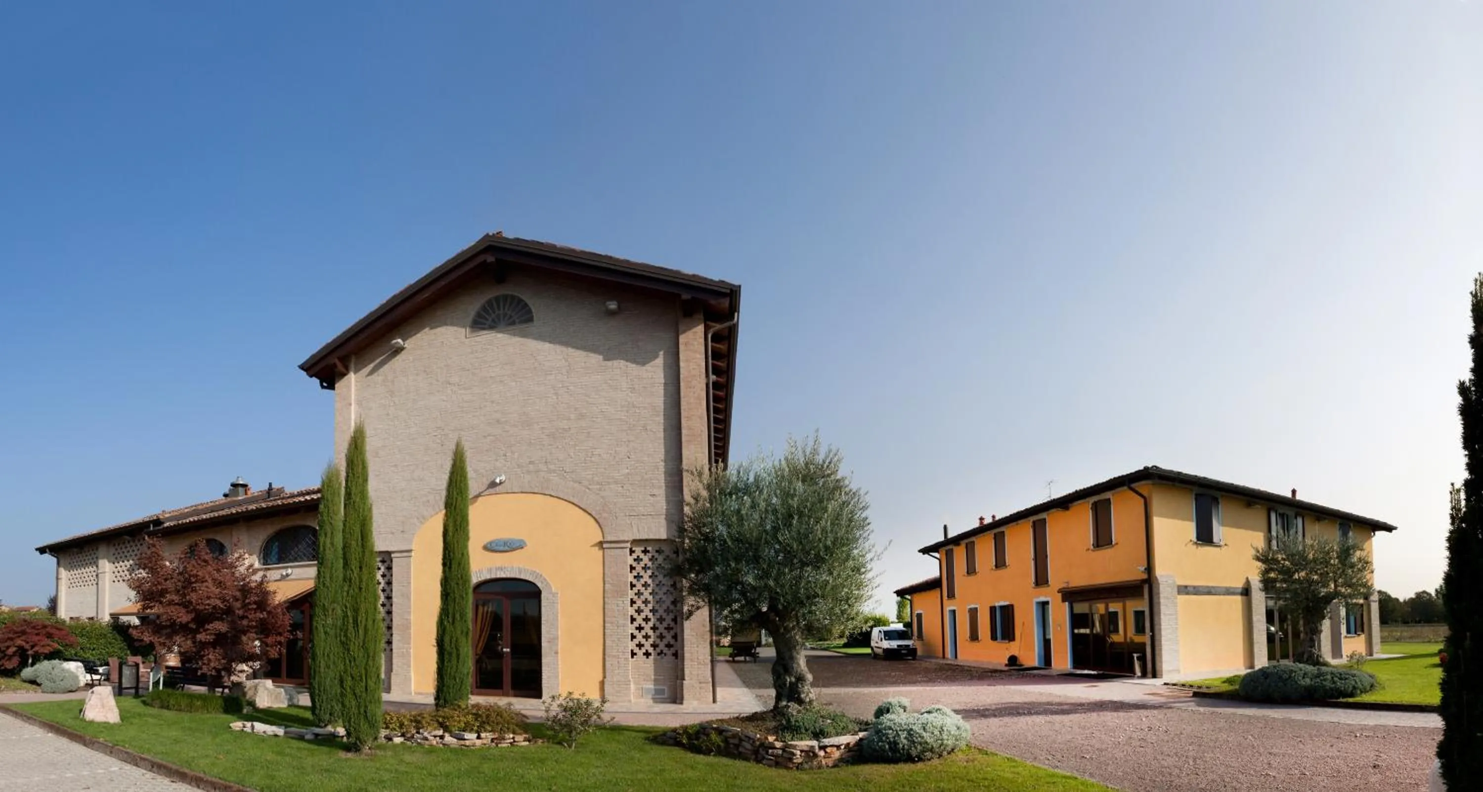 Garden view in Hotel del Rio Srl - RISTORANTE e Azienda agricola