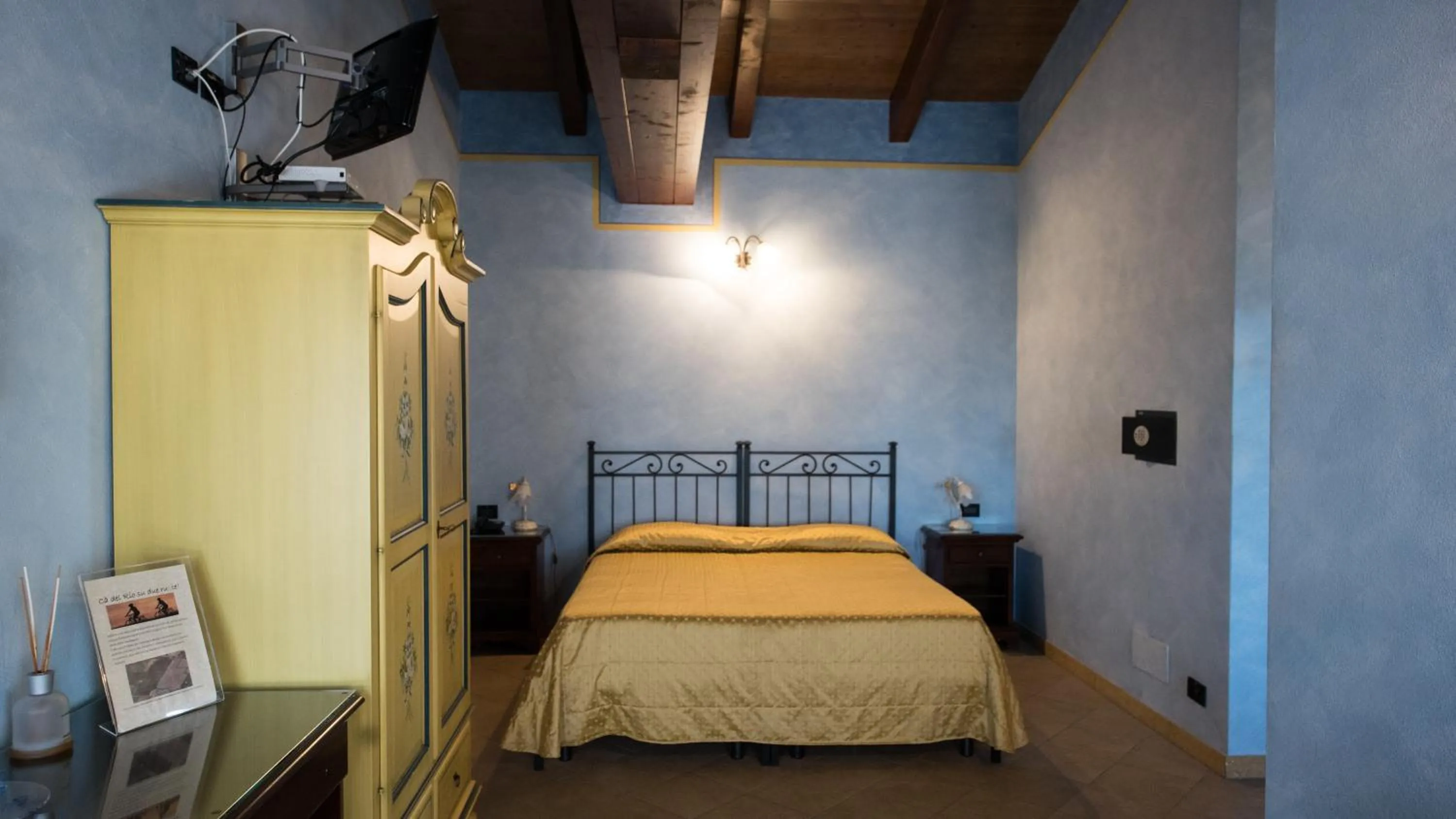 Photo of the whole room, Bed in Hotel del Rio Srl - RISTORANTE e Azienda agricola