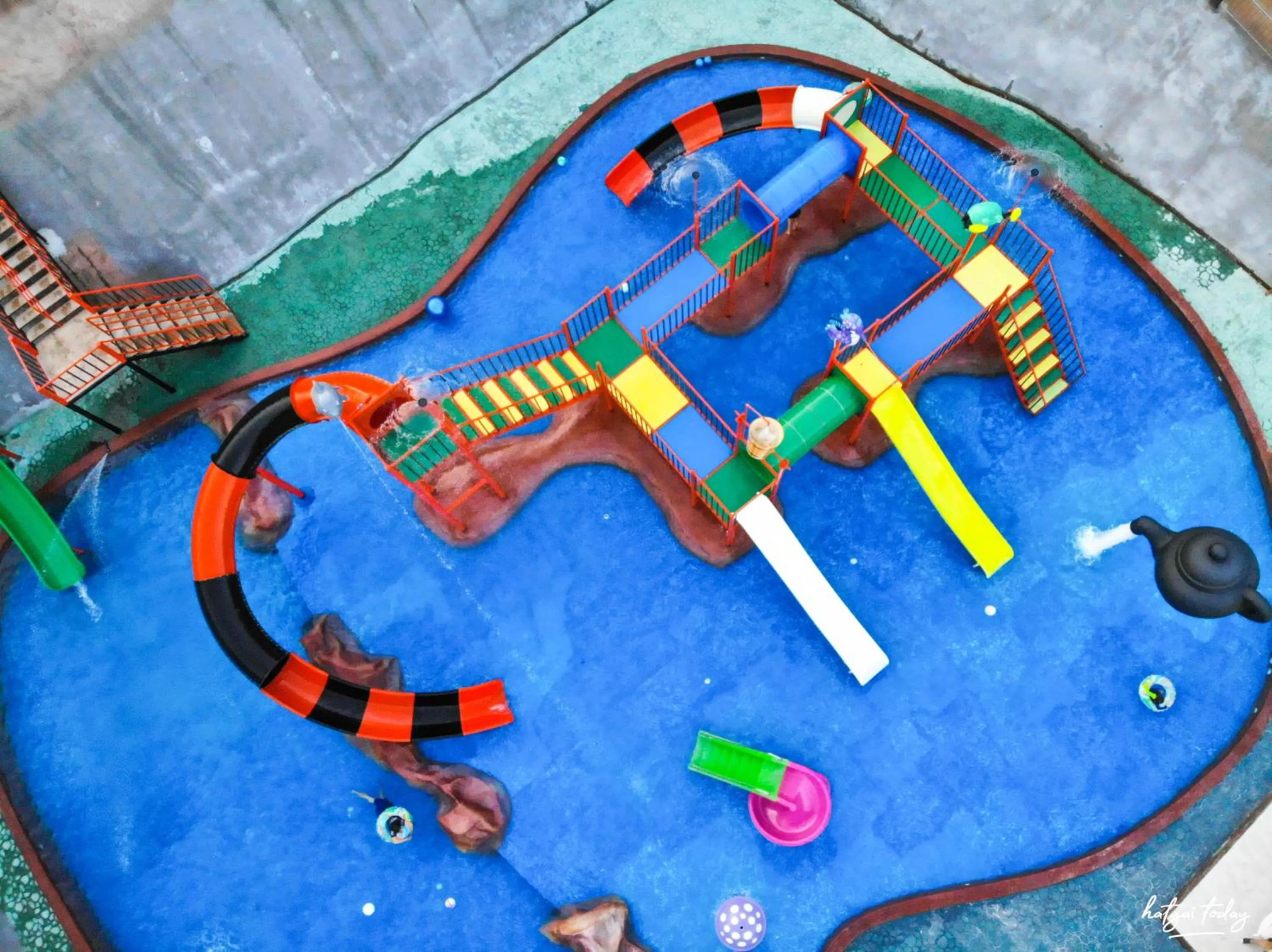 Day in Chomview Lanta Water Park Resort