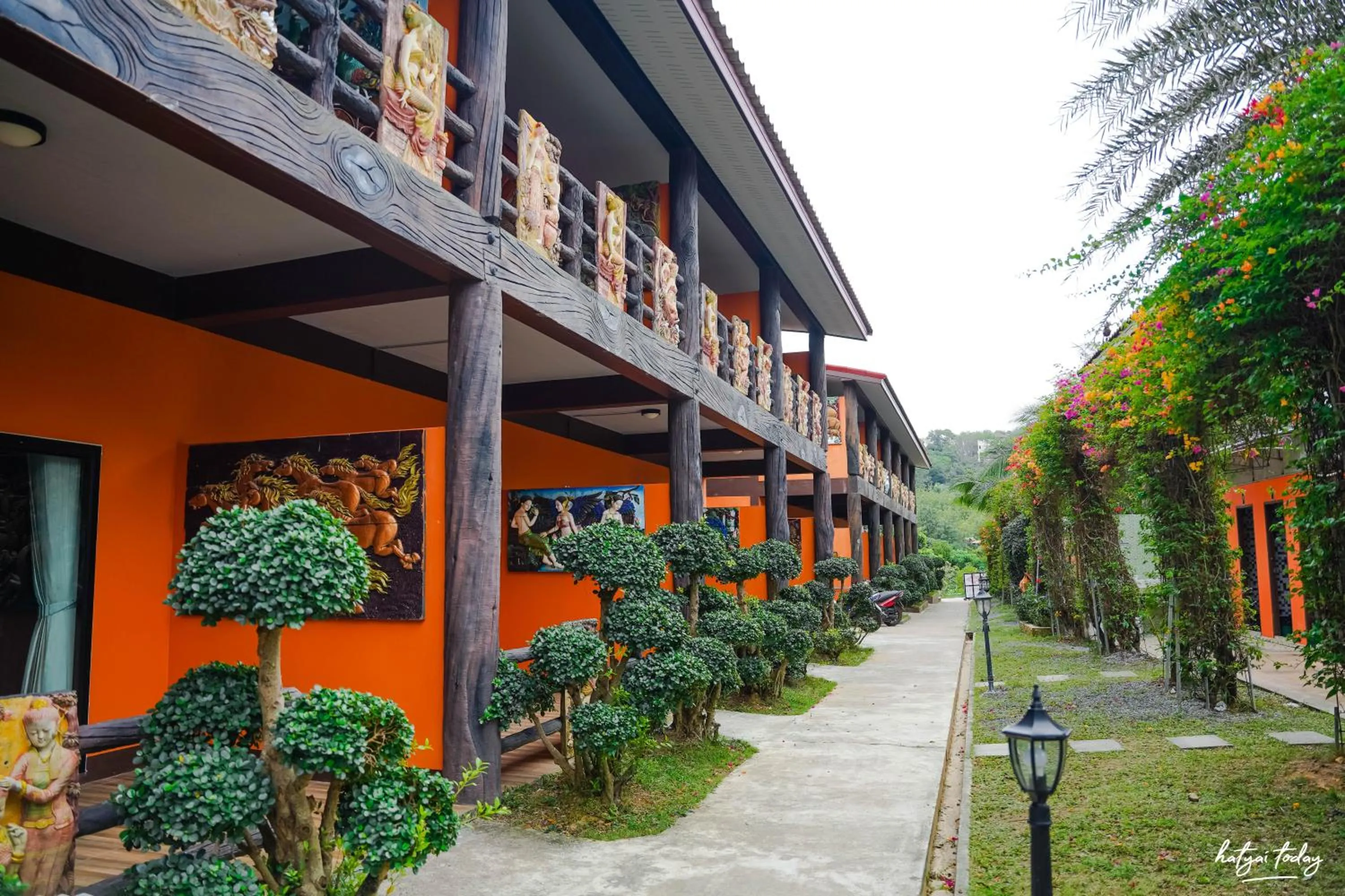 Property building in Chomview Lanta Water Park Resort