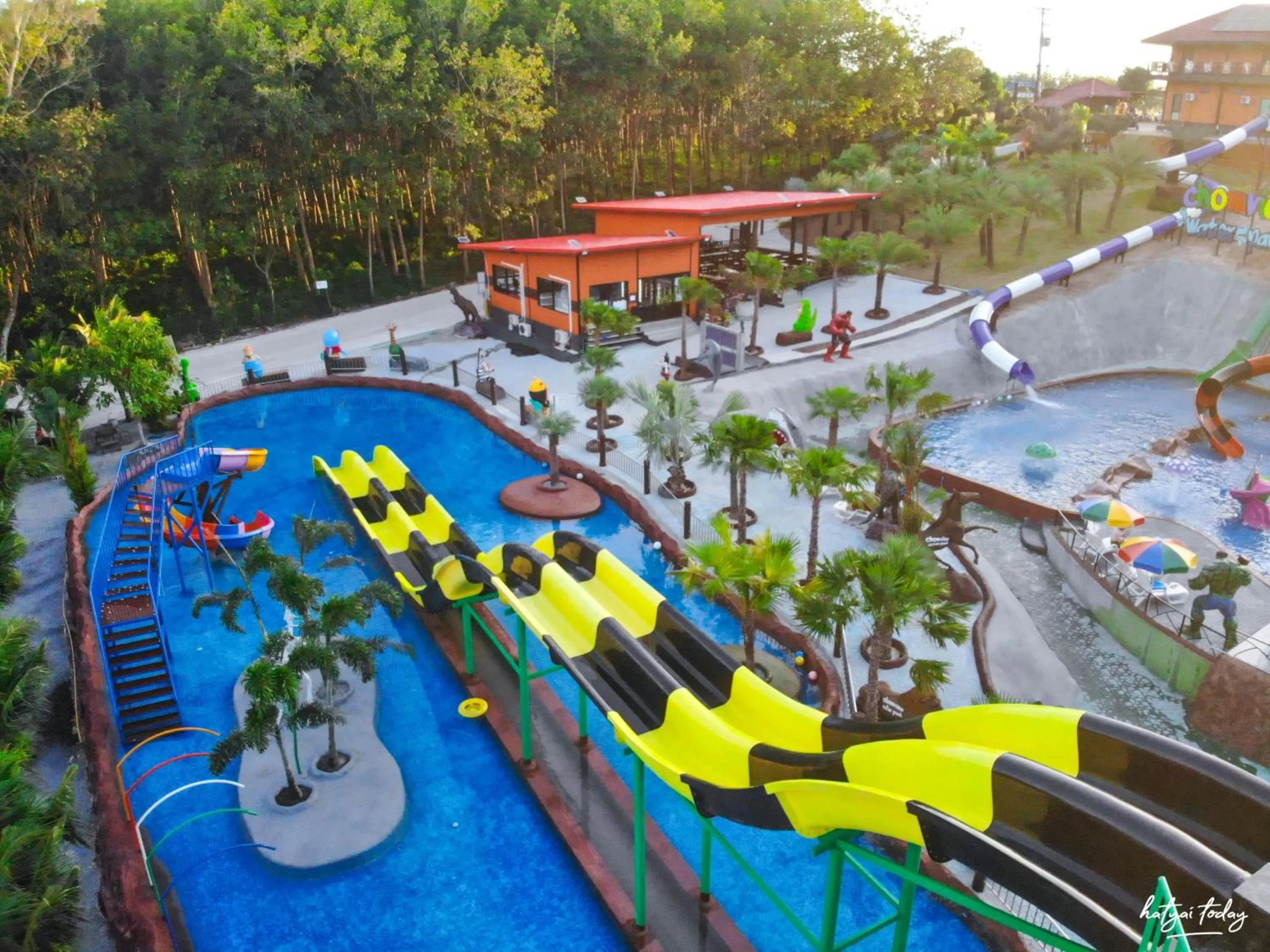 Day in Chomview Lanta Water Park Resort