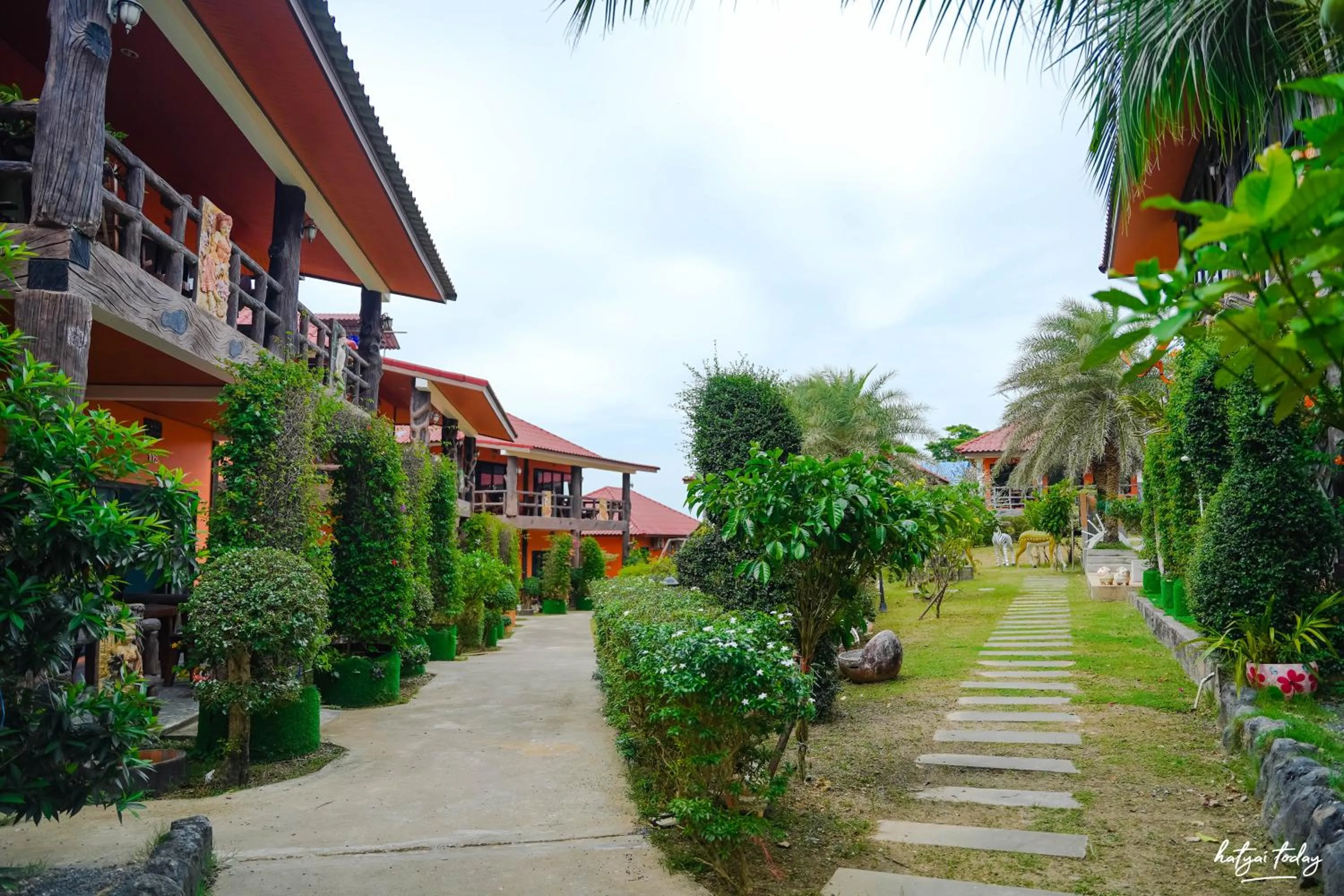 Property building in Chomview Lanta Water Park Resort