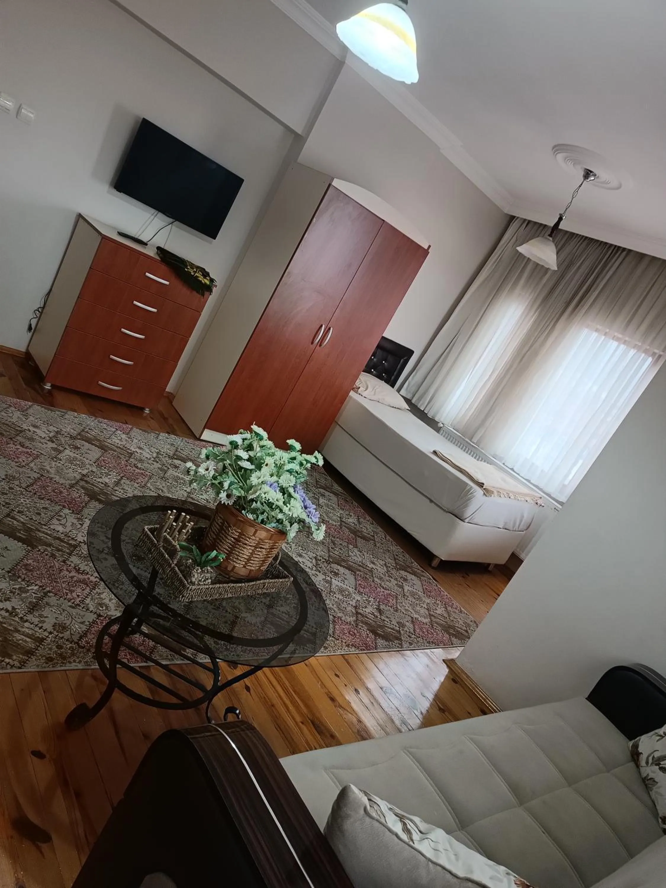 Communal lounge/ TV room in Kule Apart