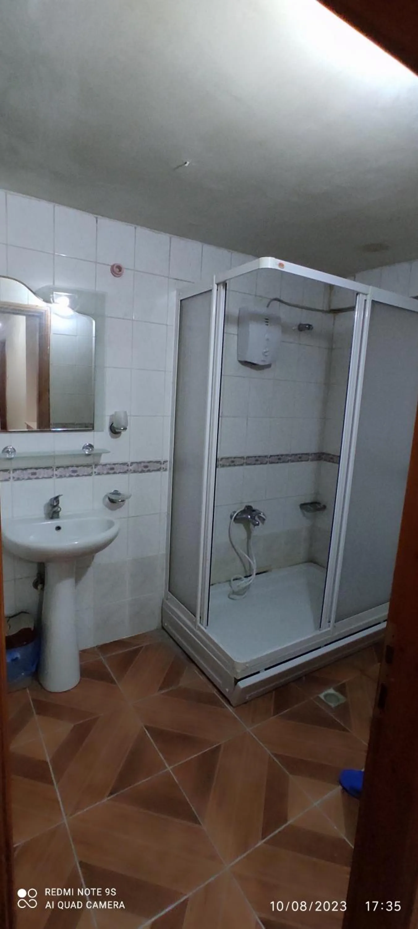 Shower in Kule Apart