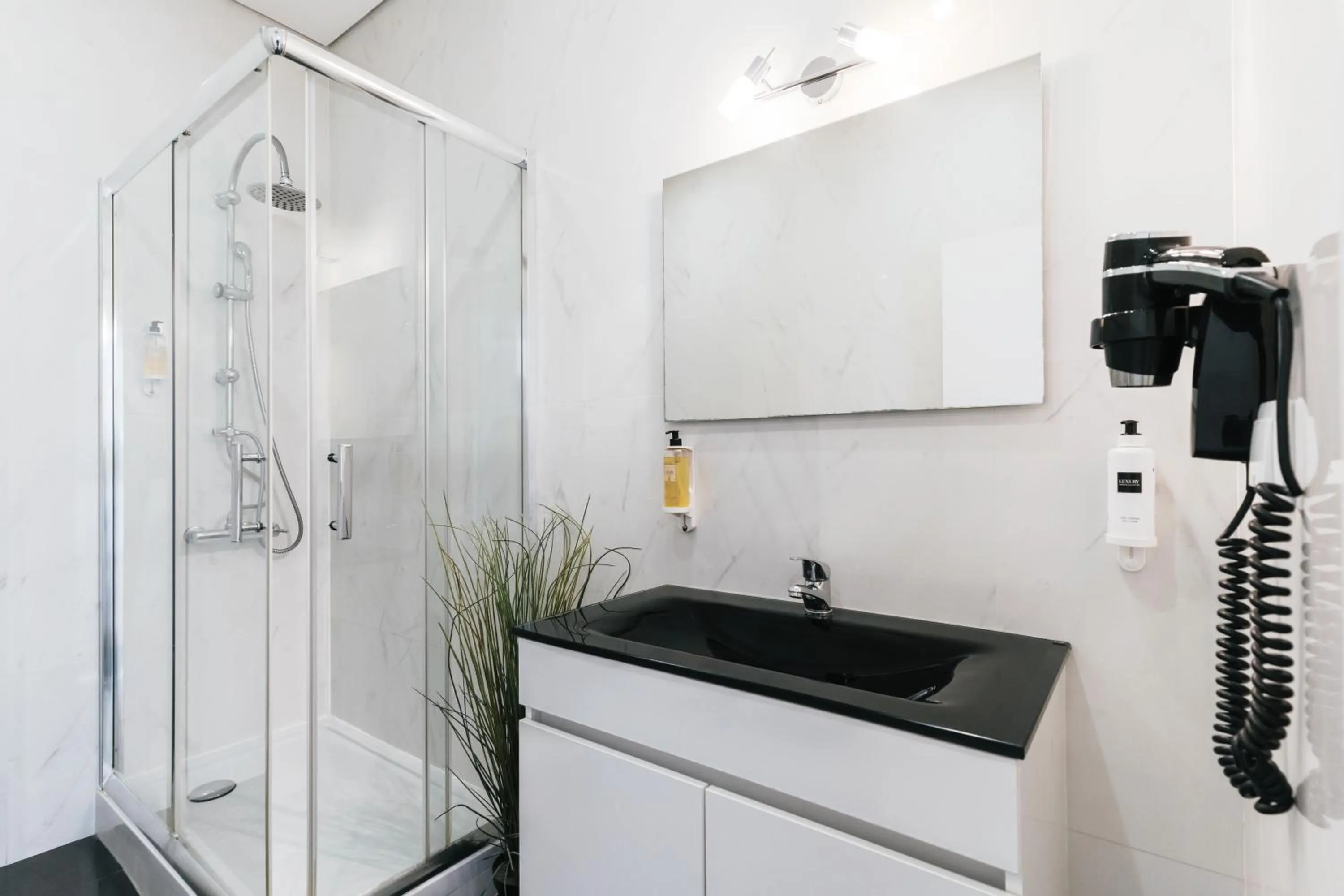 Shower in Feel Porto Historical Apartments