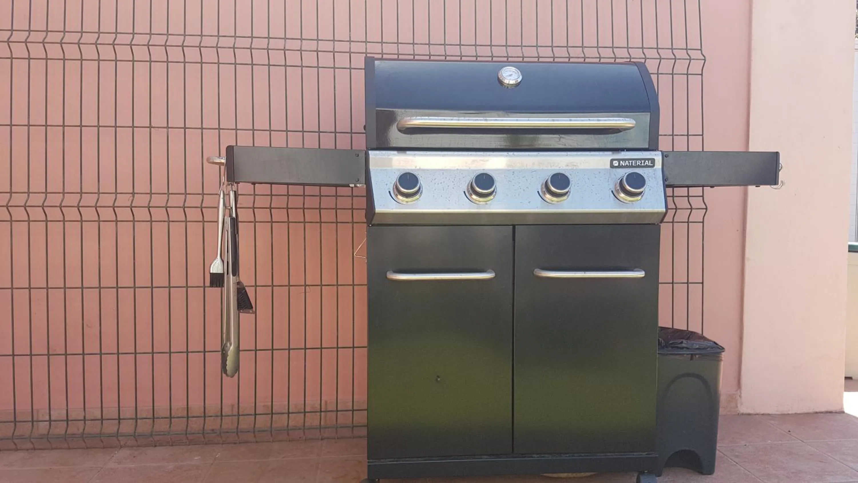 BBQ facilities in Chalet Anagato