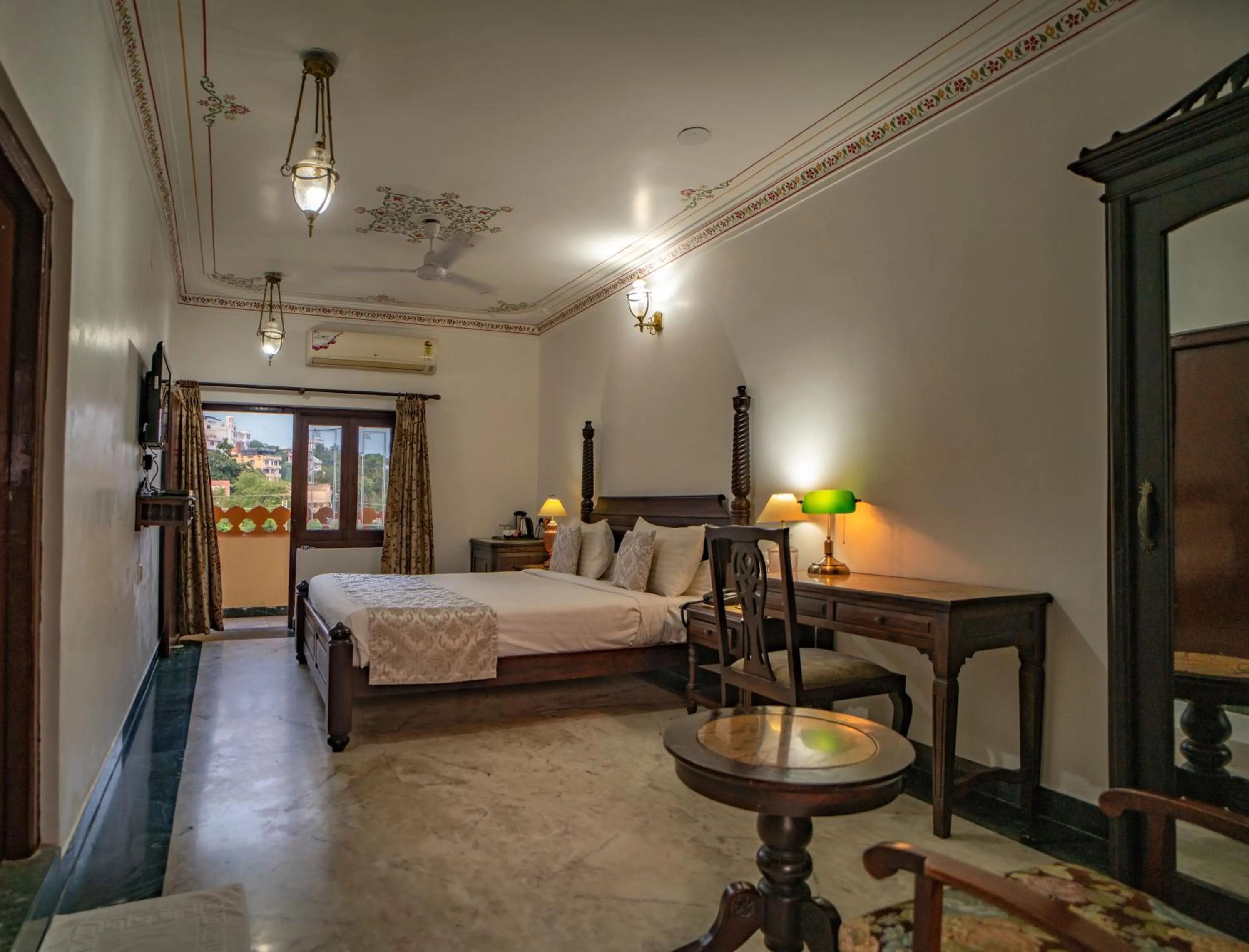 Bed in The Lavitra Lakeview Hotel