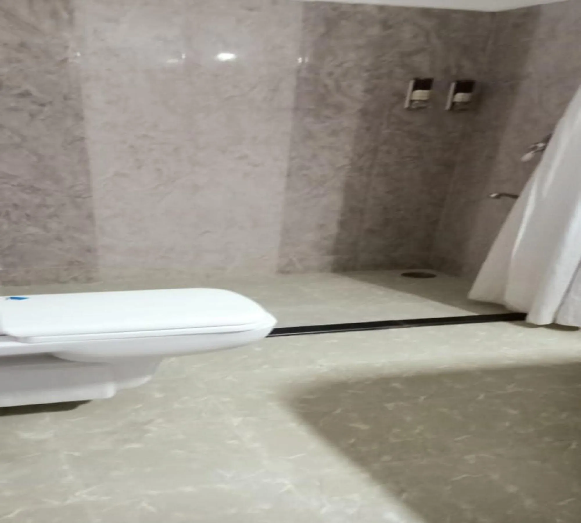 Bathroom in The Lavitra Lakeview Hotel