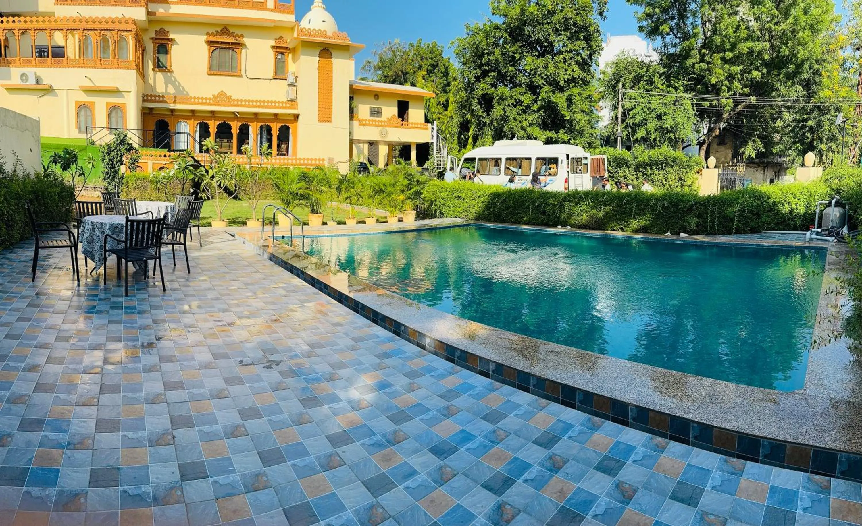 Swimming pool in The Lavitra Lakeview Hotel