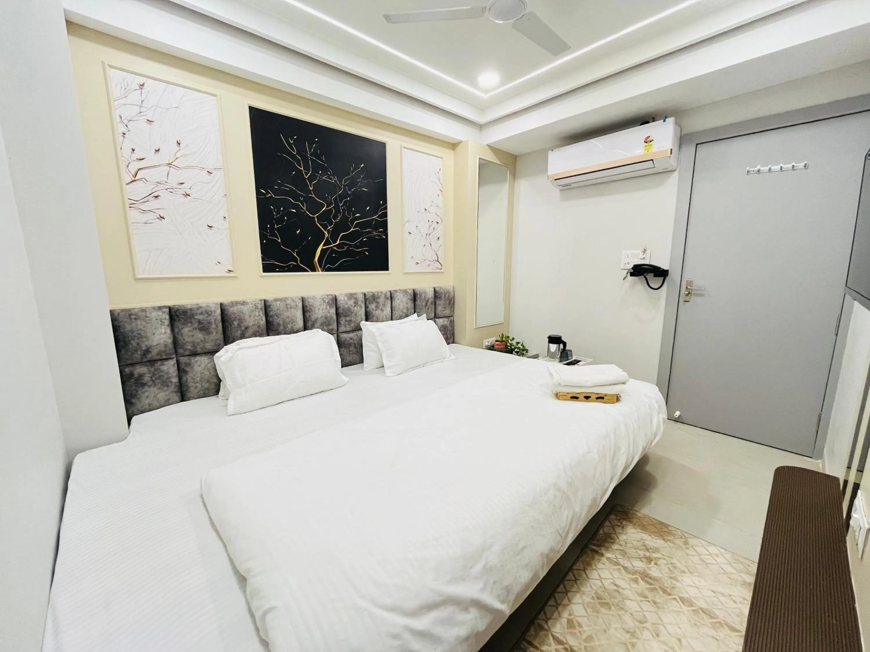 Bed in Hotel Padmawati Palace