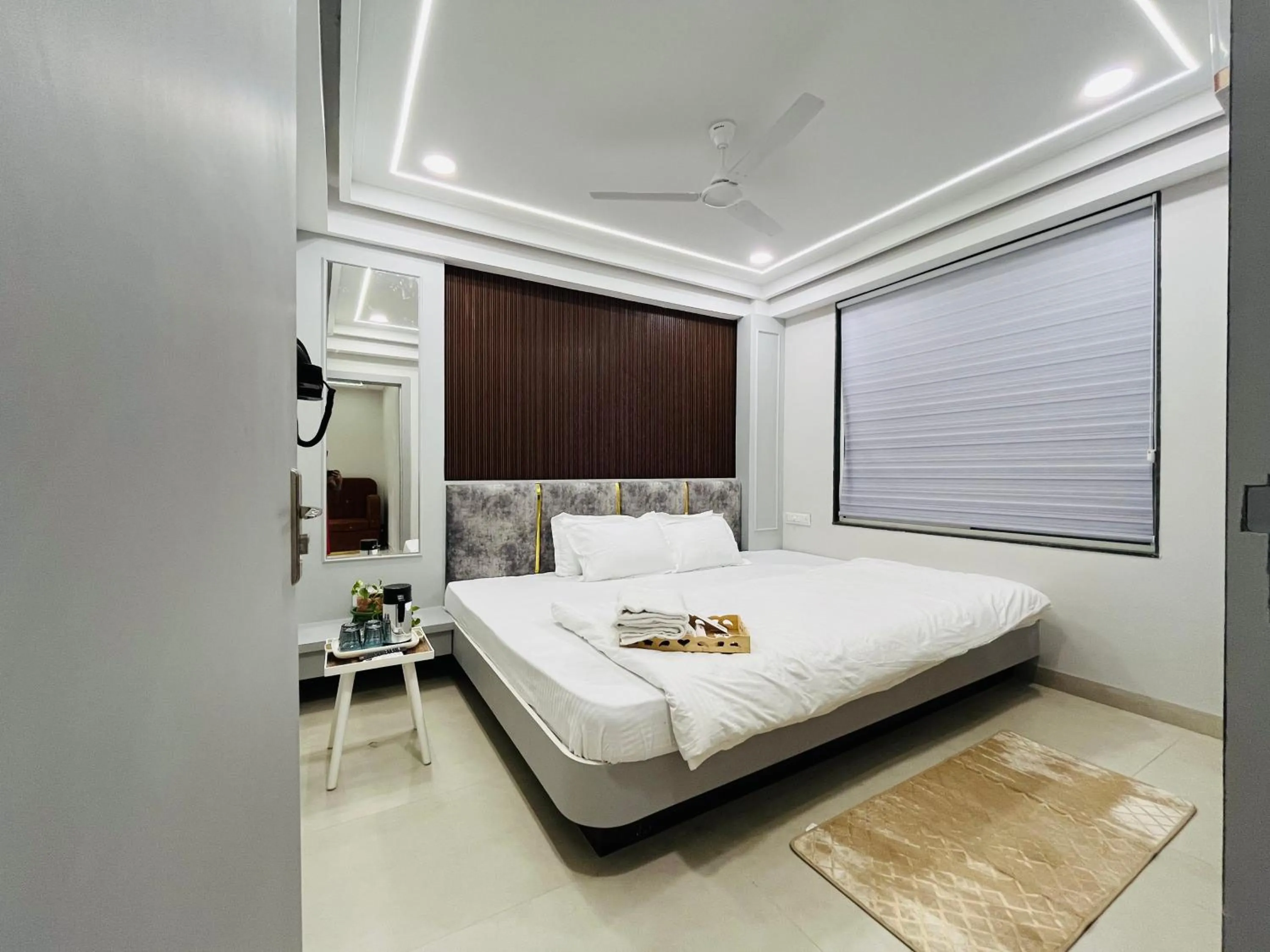 Living room, Bed in Hotel Padmawati Palace