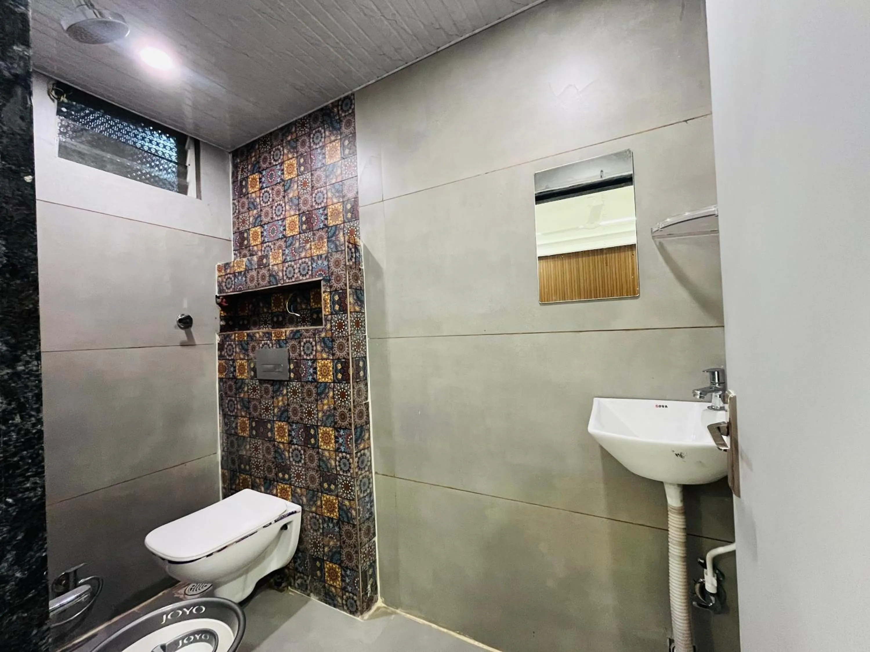 Toilet in Hotel Padmawati Palace