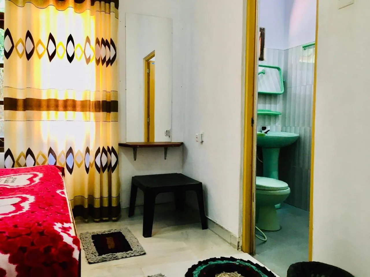 Bed in Adisham village home Haputale
