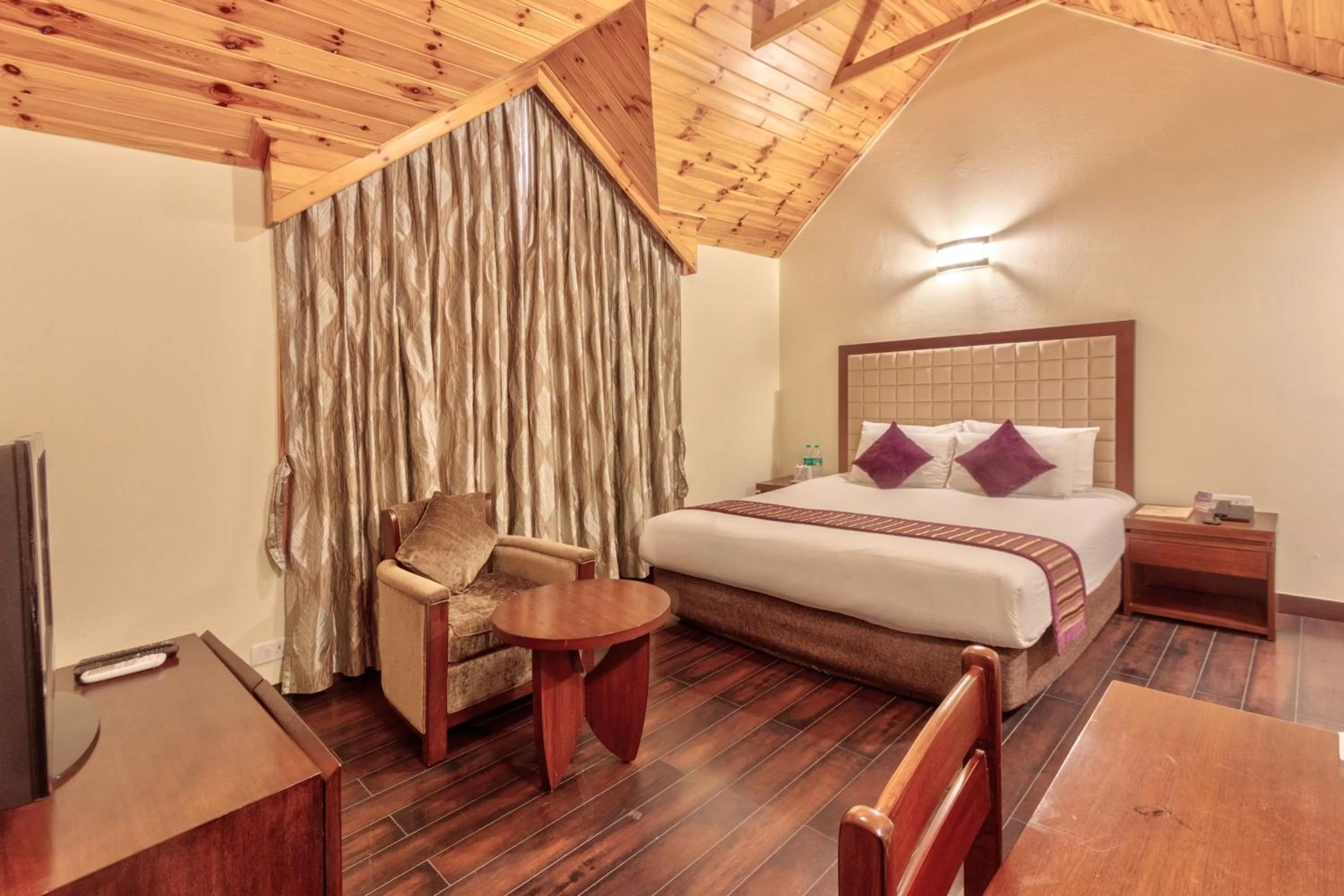 Bed in Shingar Regency