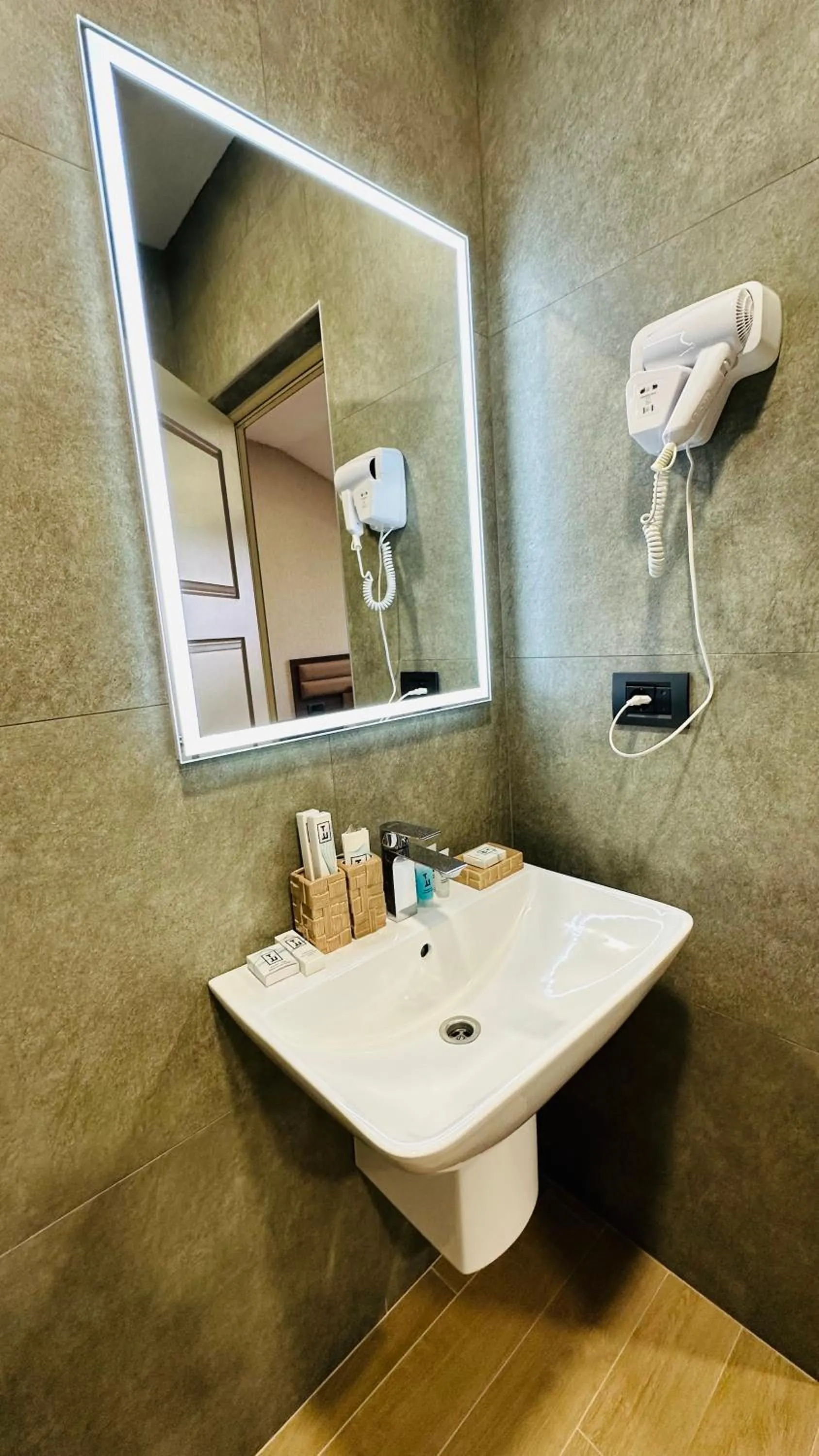 Shower in Marrone Hotel Tsaghkadzor