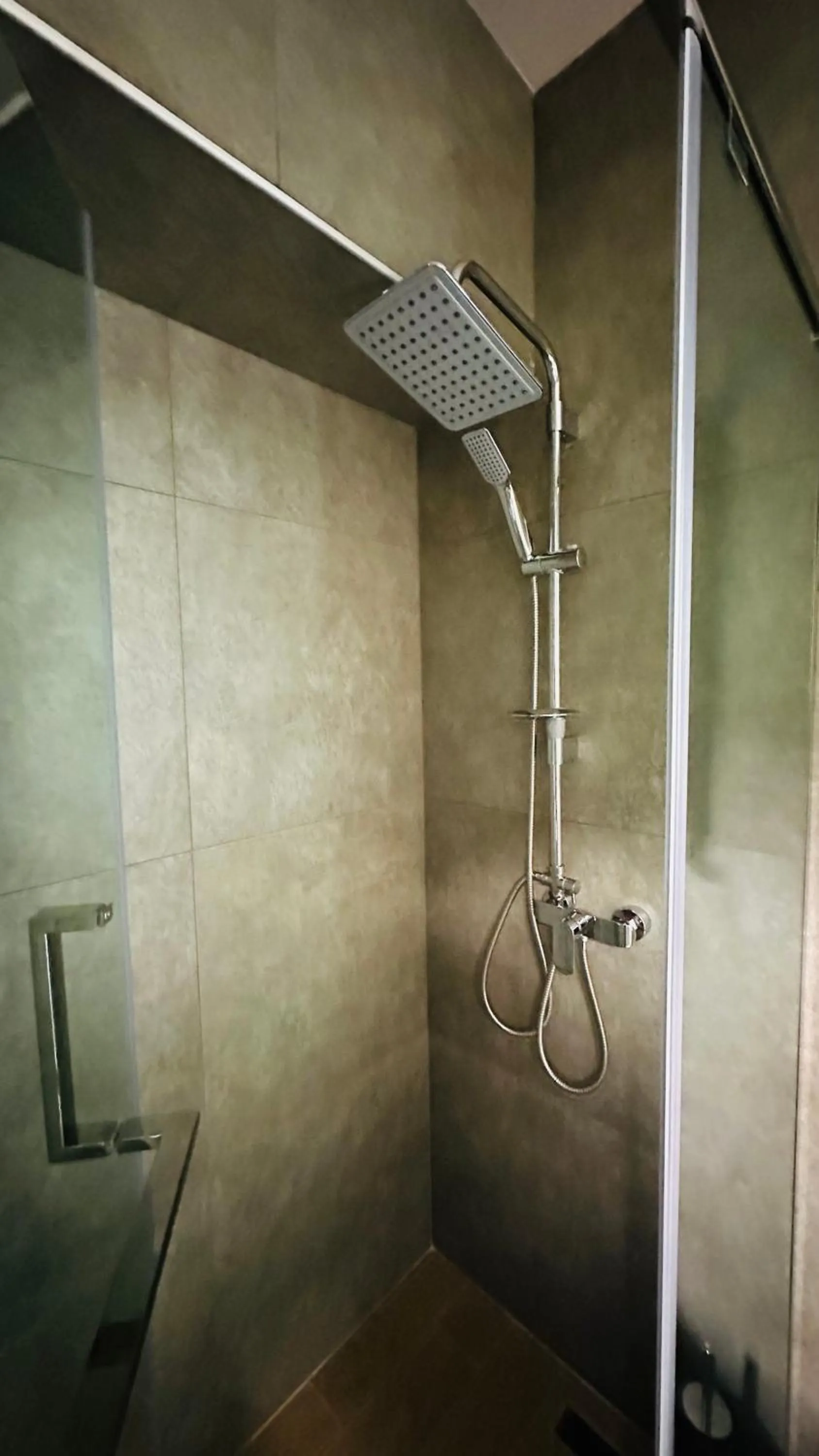 Shower in Marrone Hotel Tsaghkadzor