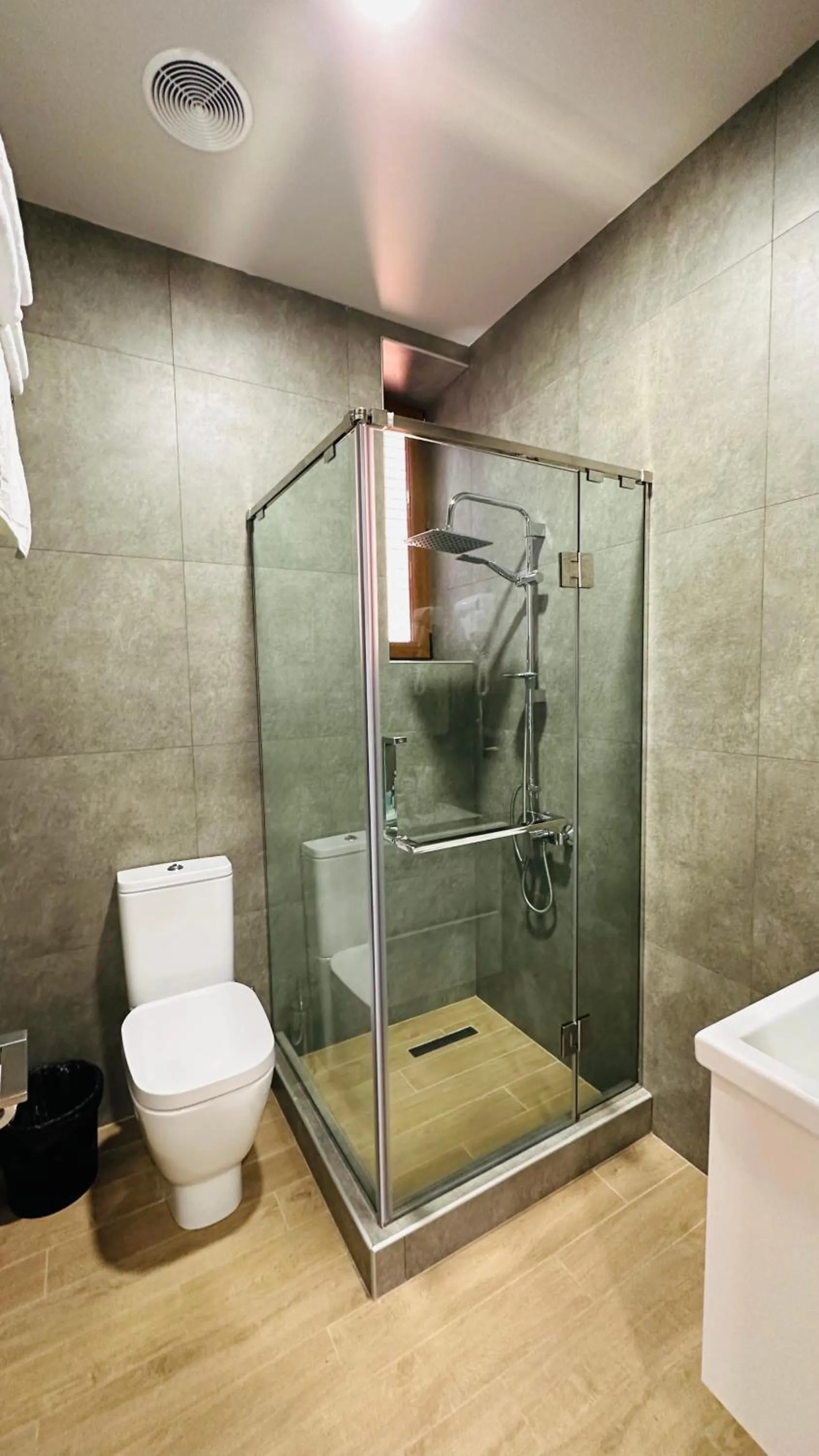 Shower in Marrone Hotel Tsaghkadzor