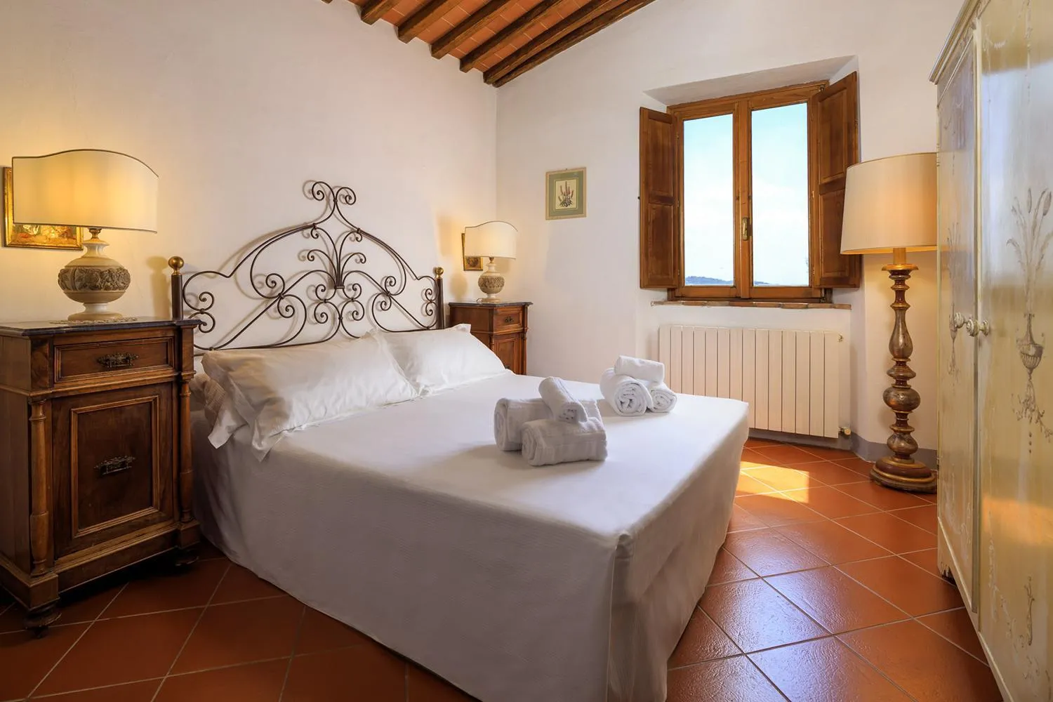 Bed in Le Filigare Wine & Country Relais