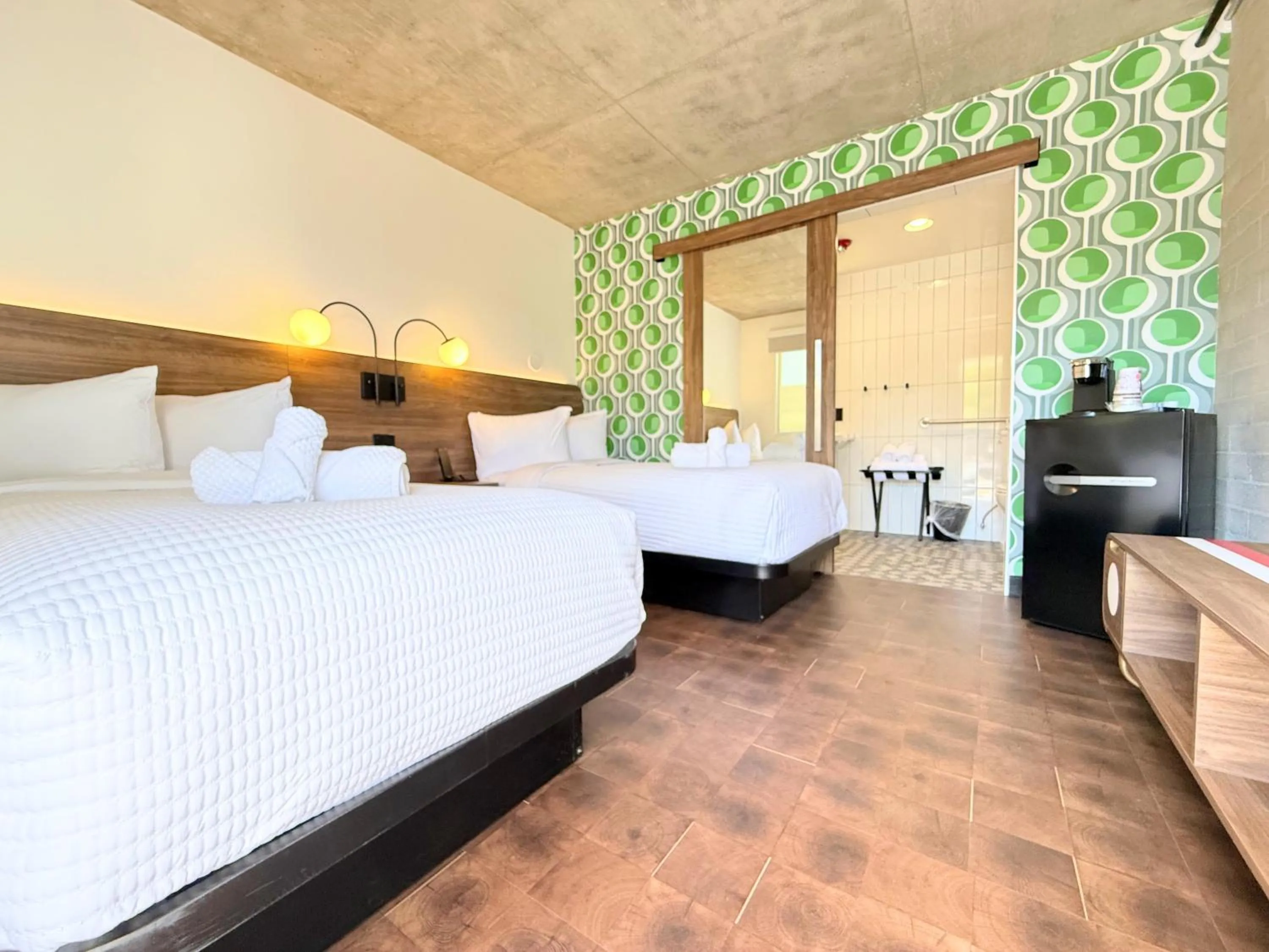 Photo of the whole room, Bed in The Alice Hotel