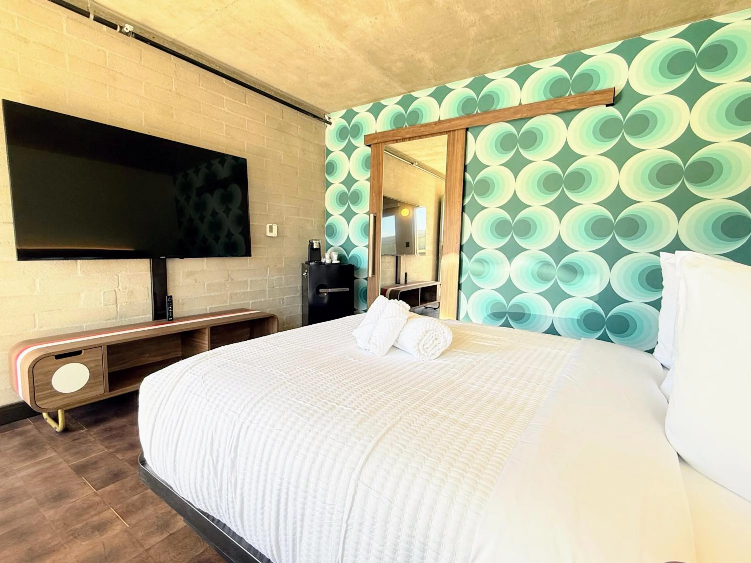 Bed in The Alice Hotel