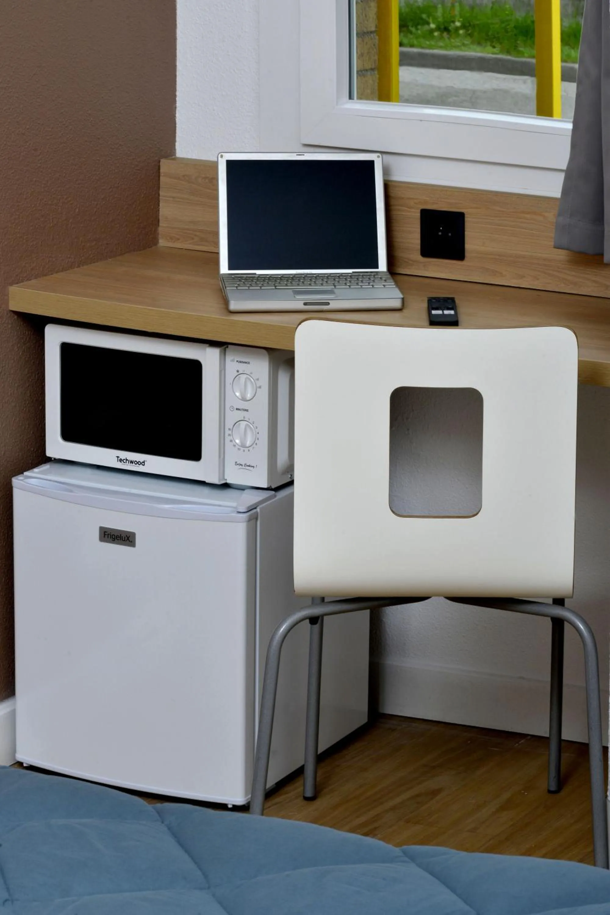 microwave in HOTEL PREMIERE CLASSE Rouen Sud Oissel
