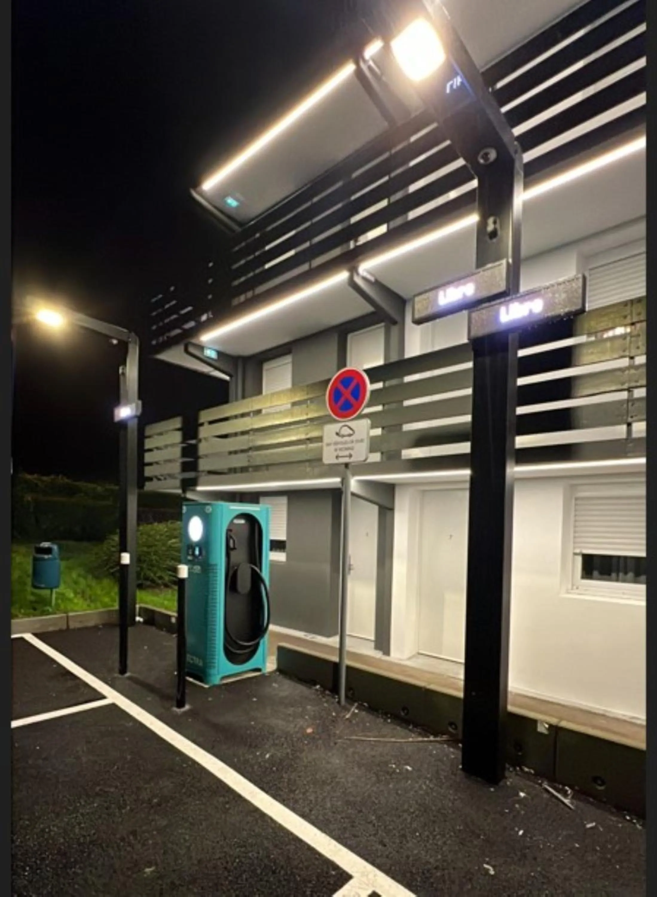 Parking in The Originals Access, Hôtel Rouen Sud Oissel (P'tit Dej-Hotel)