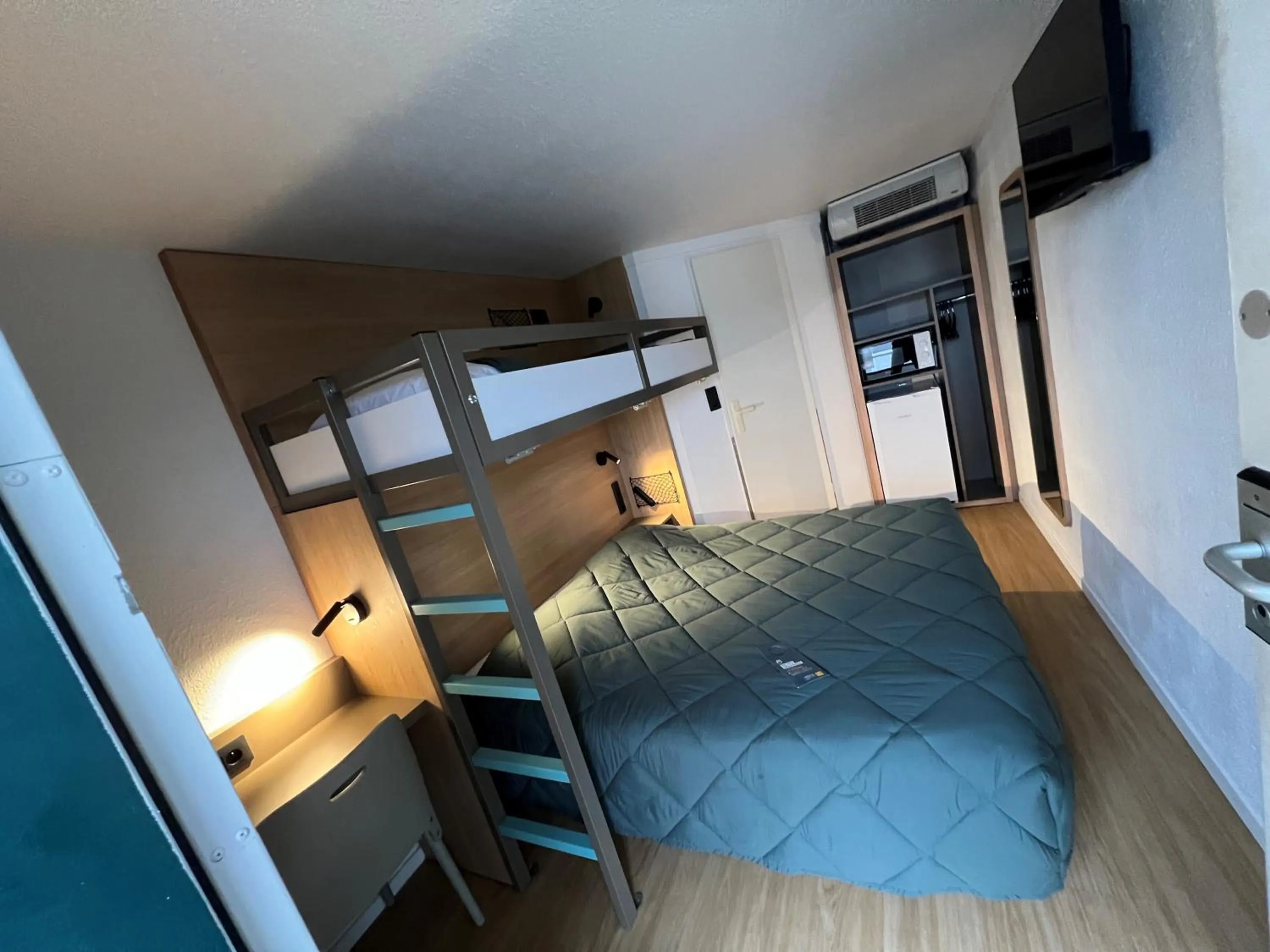 Photo of the whole room, Bed in The Originals Access, Hôtel Rouen Sud Oissel (P'tit Dej-Hotel)