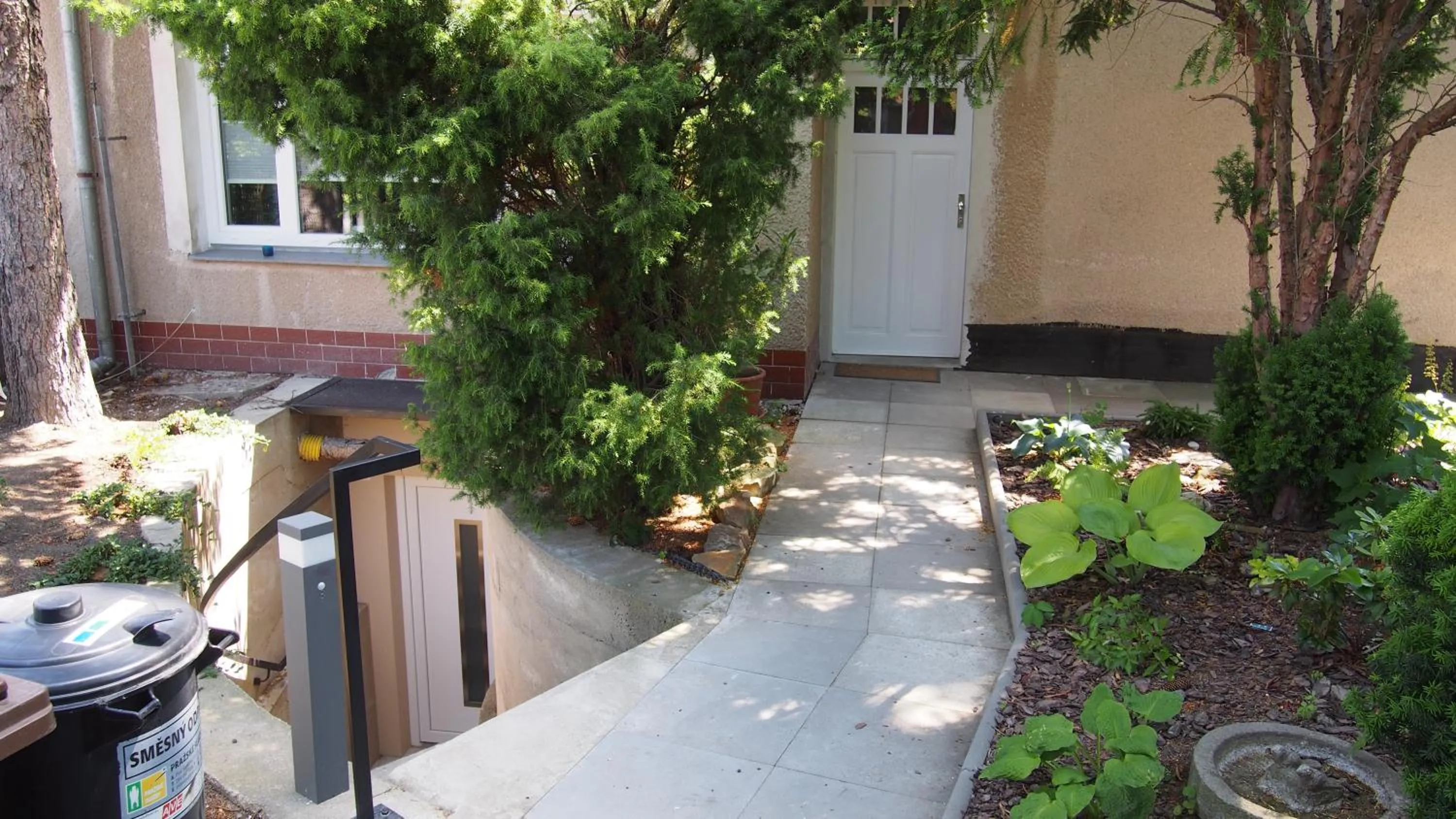 Basement Apartment - single occupancy in Apartment Kosatcová