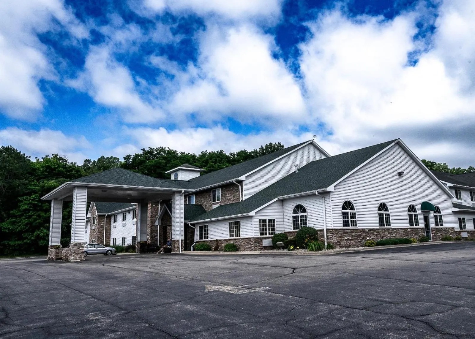 Savanna Inn & Suites