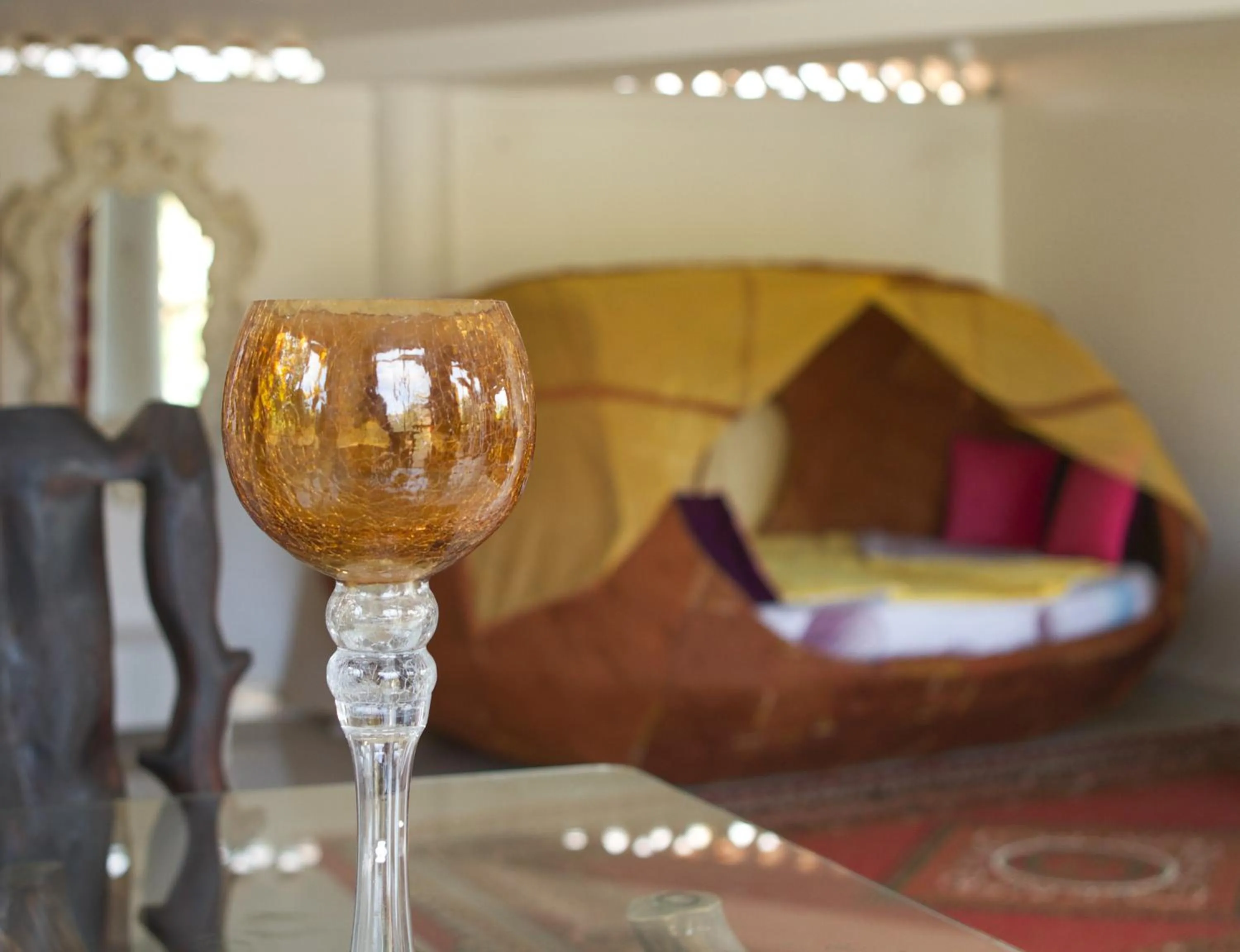 Decorative detail, Bed in Malakai Eco Lodge