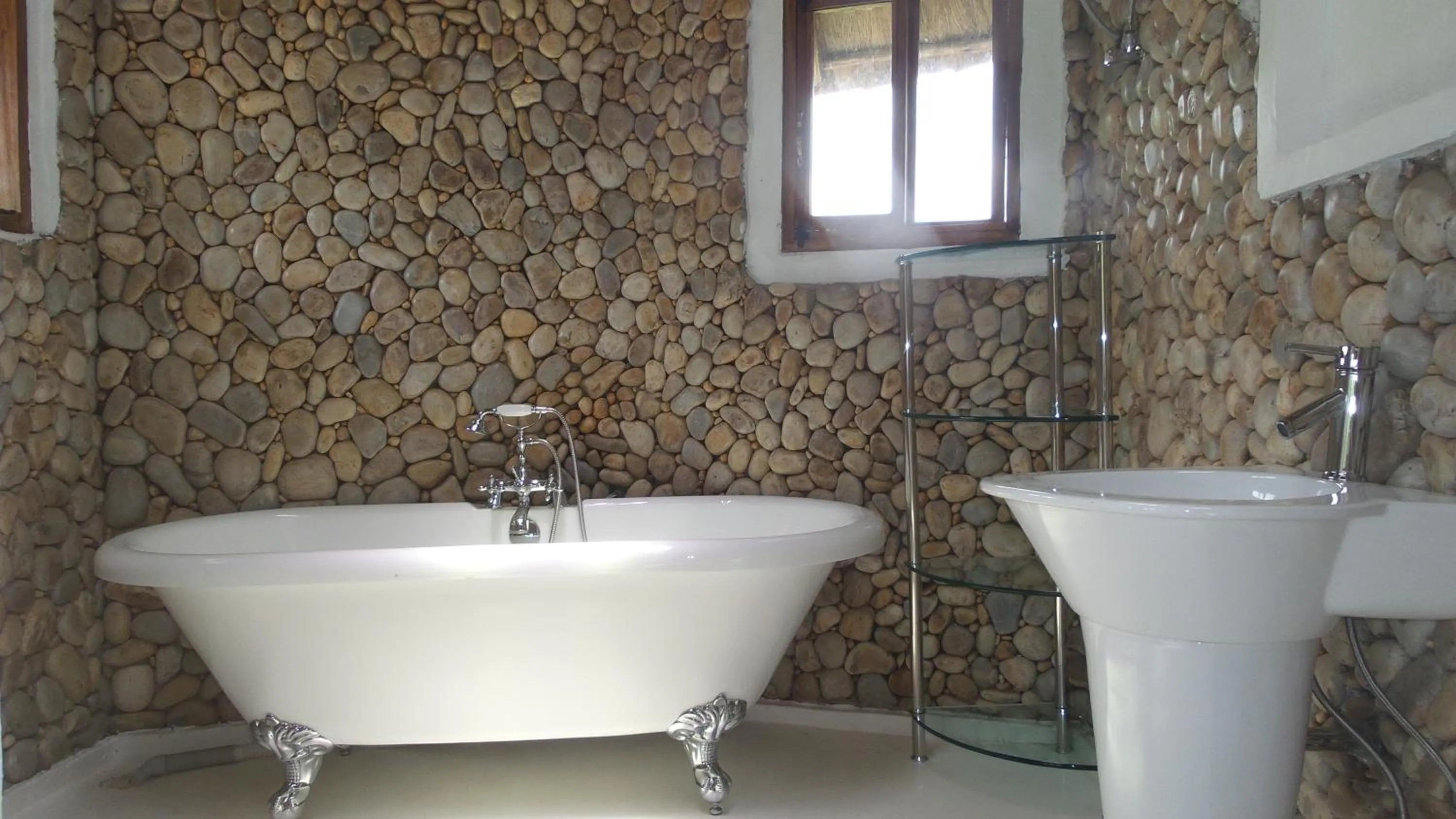Bathroom in Malakai Eco Lodge