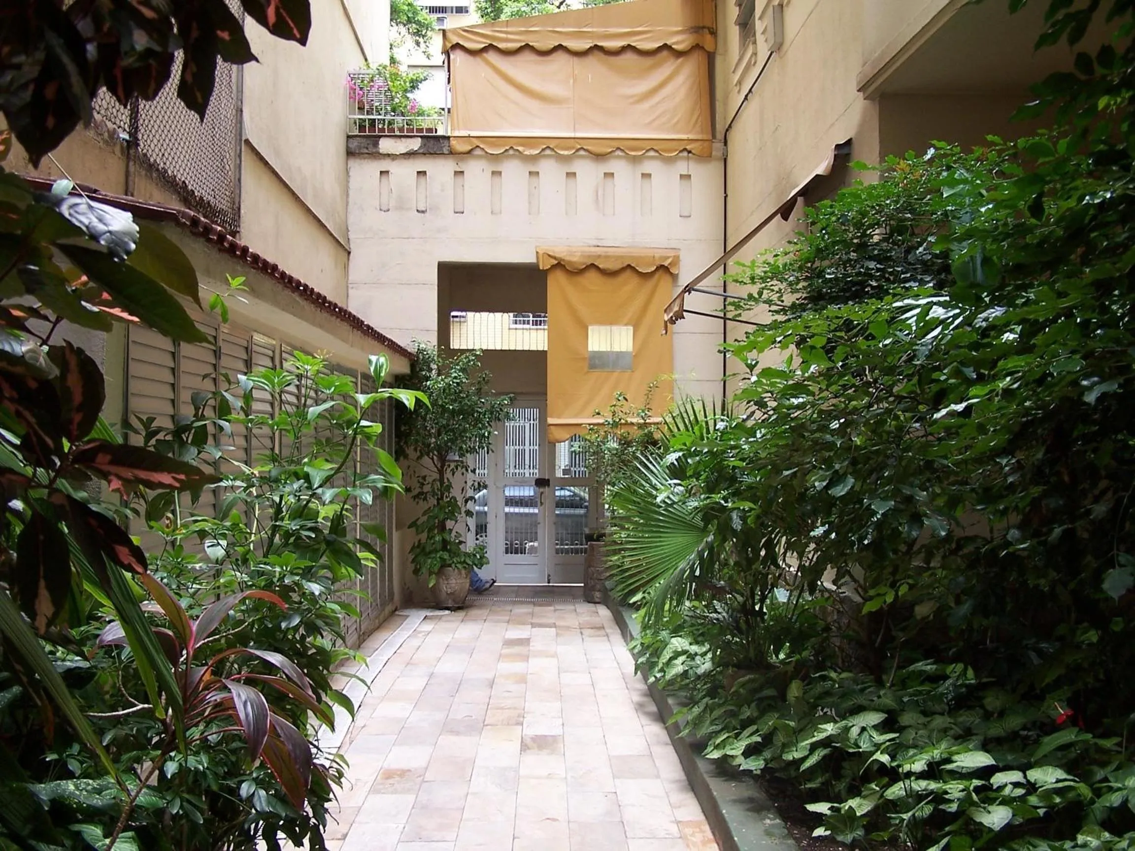 Bulhões de Carvalho 591-602