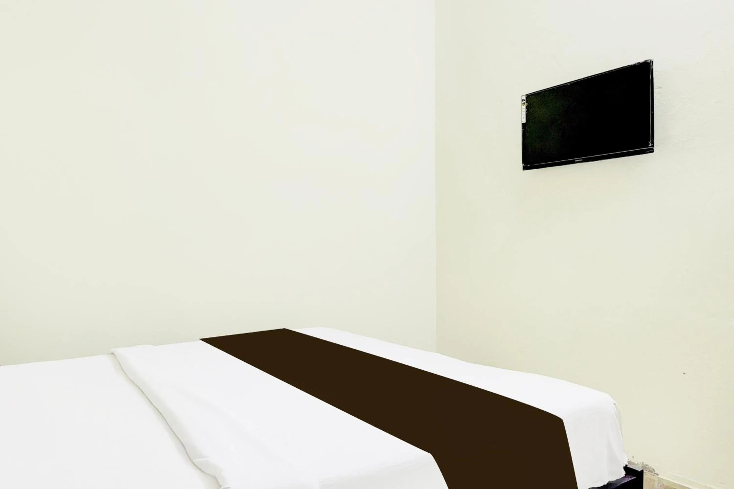 Bedroom, Bed in Hotel O Chaudhary Hotel