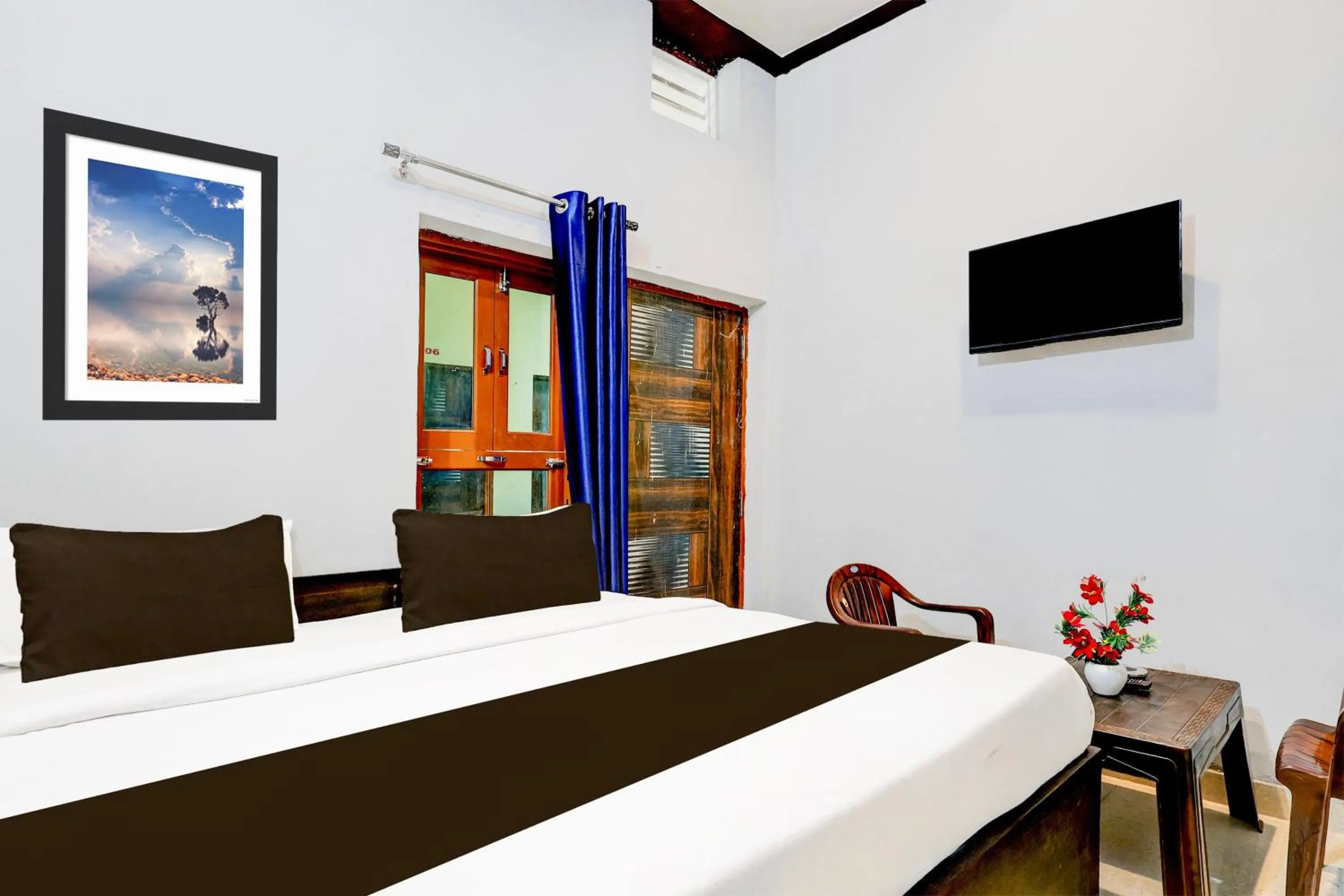 Bedroom, Bed in Hotel O Chaudhary Hotel