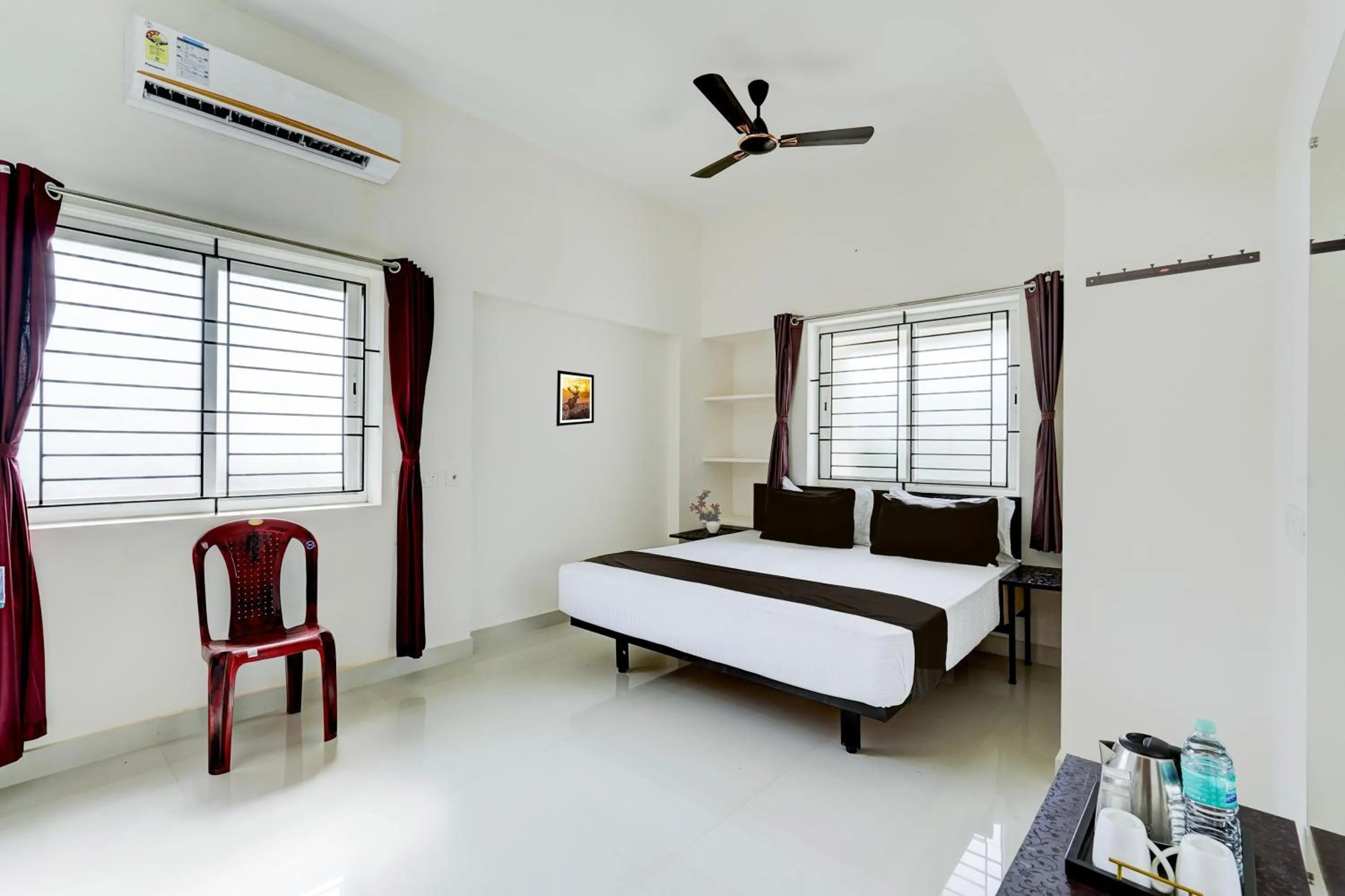 Bedroom, Bed in Hotel O Elegant Residency Vandalur Zoo
