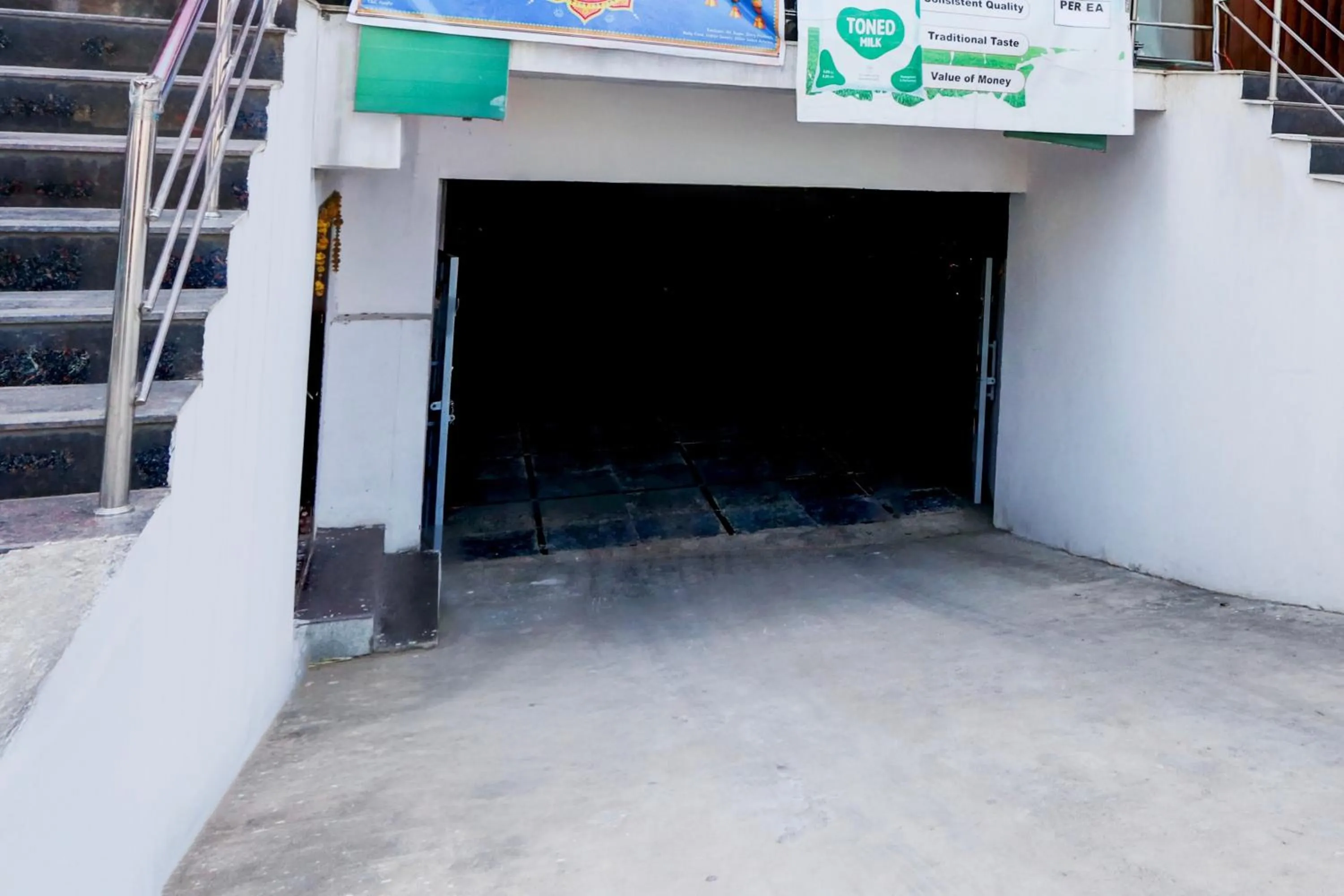 Facade/entrance in Hotel O Moon Star