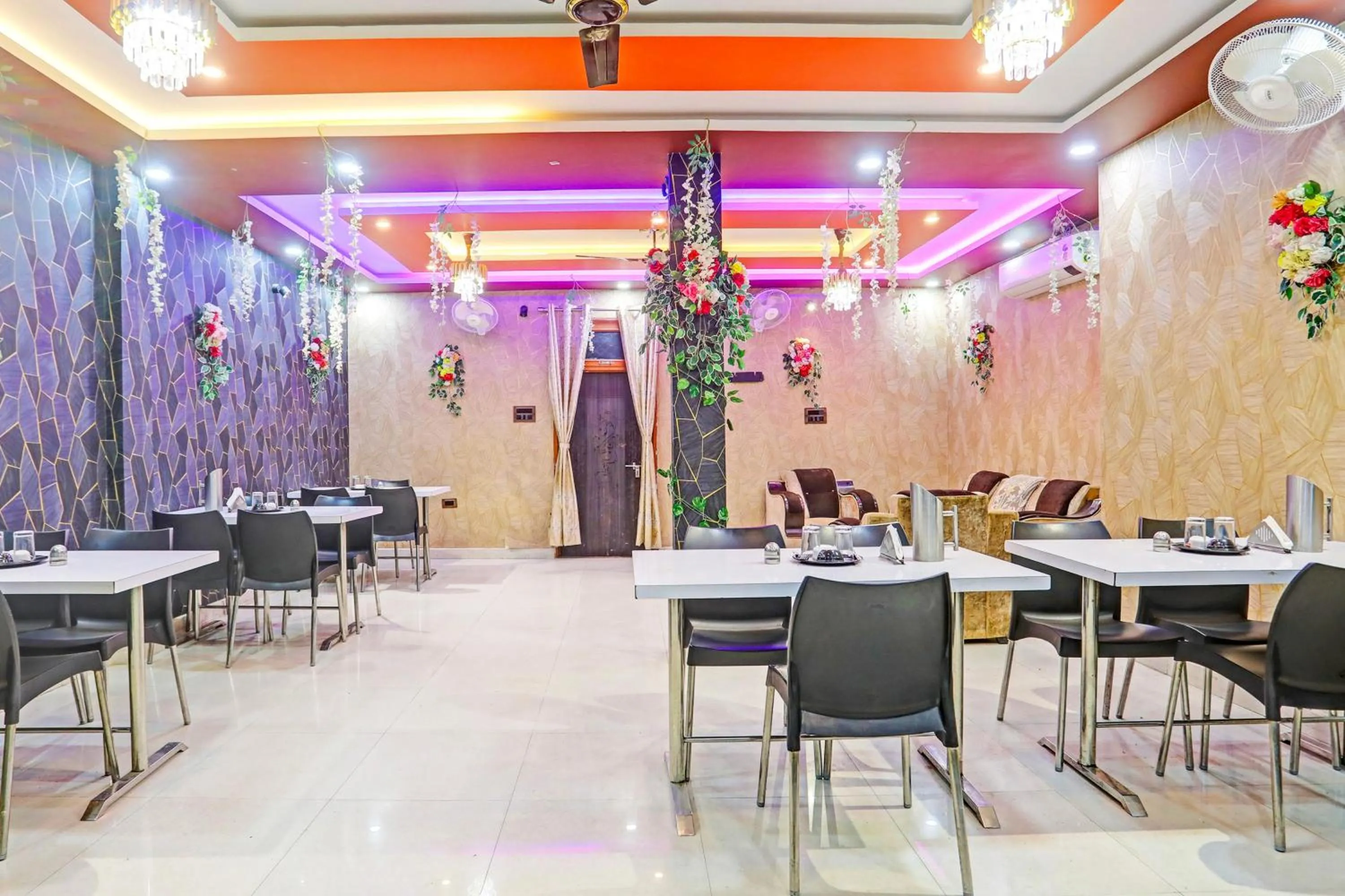 Lobby or reception in SPOT ON Love Buffet Restaurant & Benquet Holl