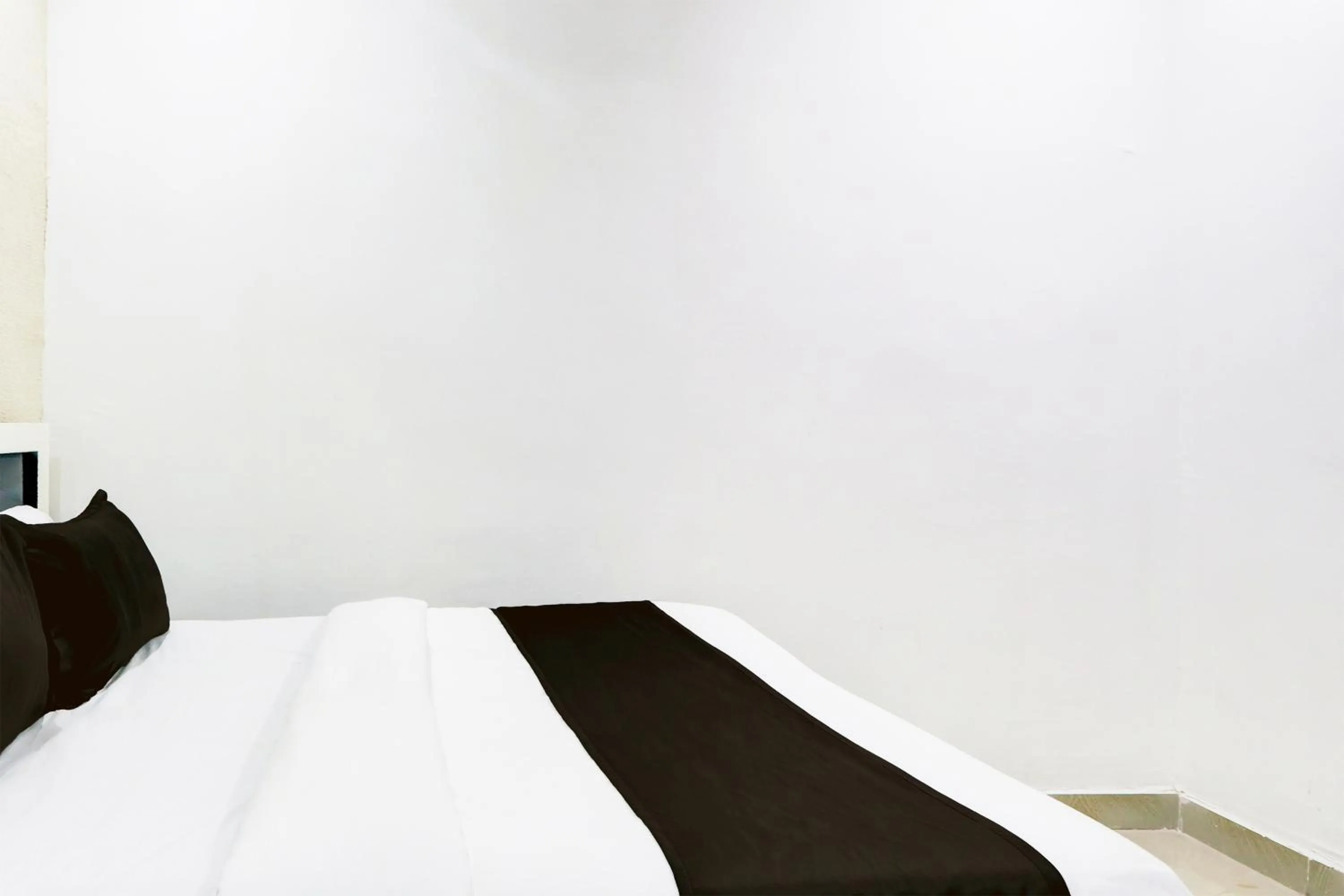 Bedroom in Hotel O by OYO Tara Grand luxury Rooms