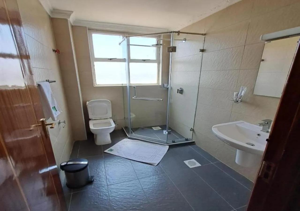 Shower in Golf View Serviced Apartments