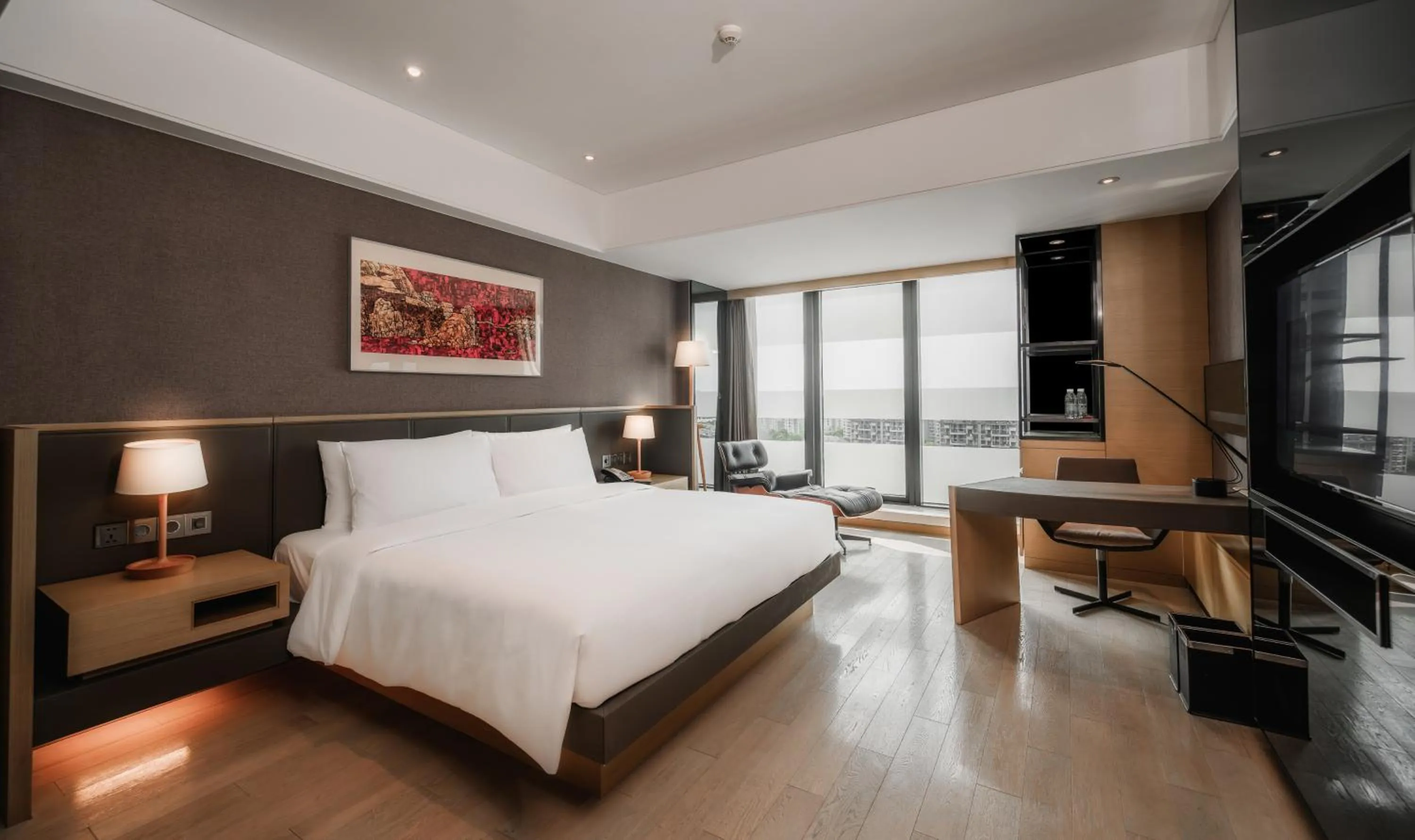 Bed in Grand Metropark Hotel Shanghai Pudong