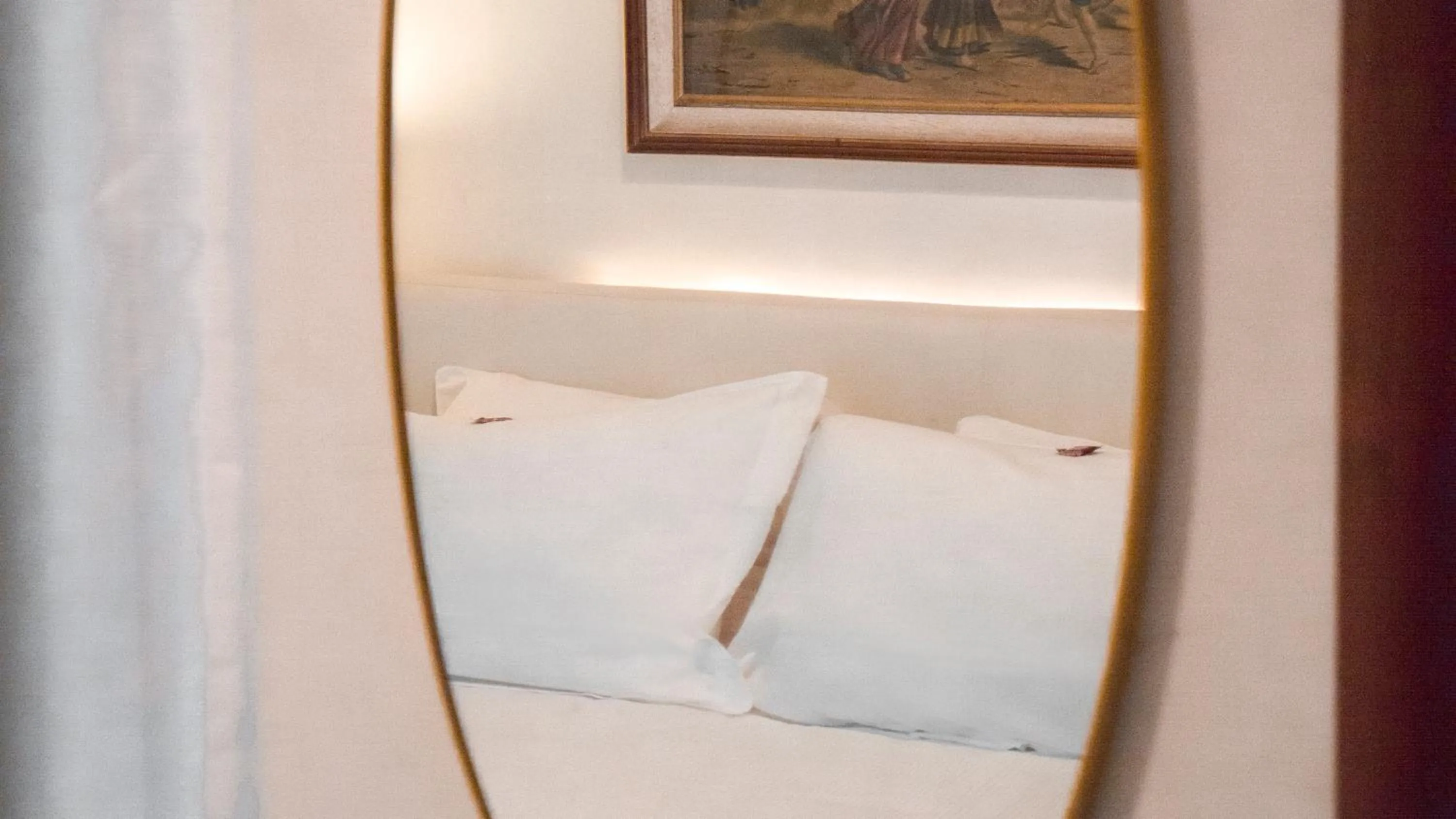 Bed in Aiello Suites Milan
